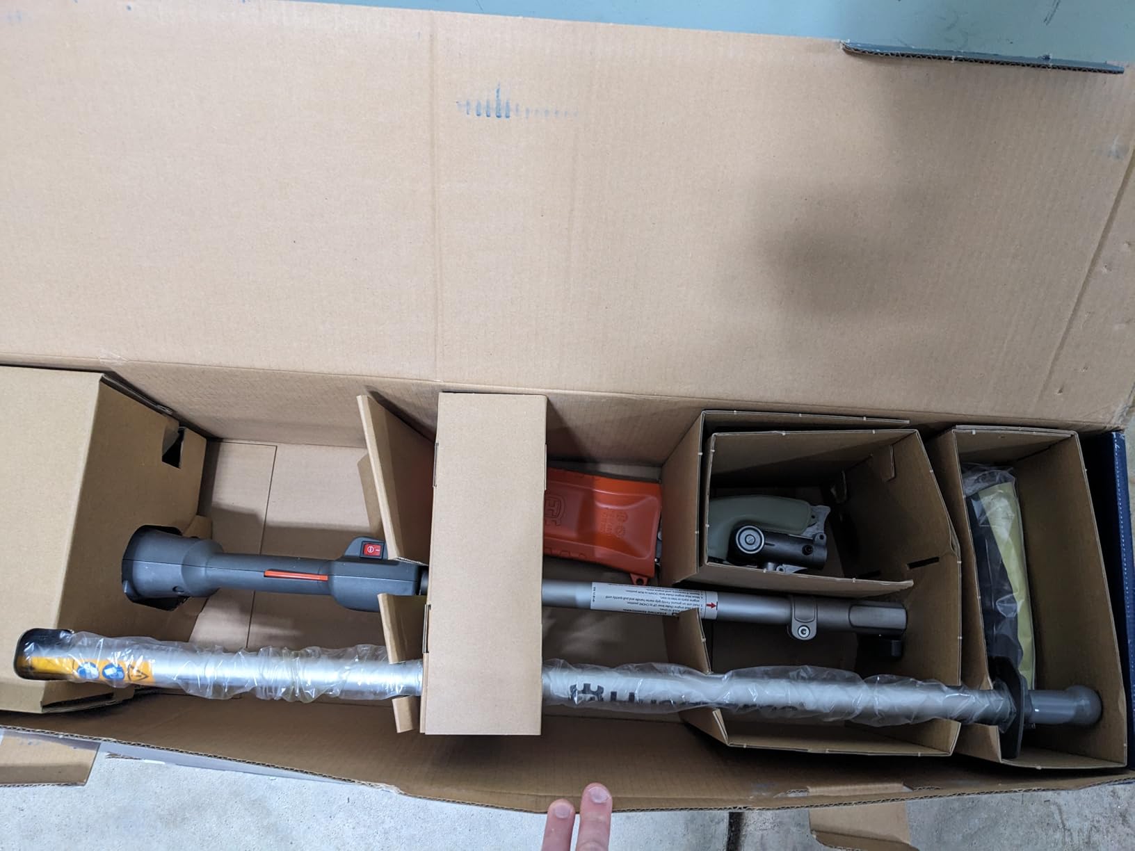 Husqvarna 122LKP Gas Pole Saw, Multi-Purpose Tool with Pole Saw Attachment, Equipped with X-CUT Chain, 10-Foot Reach Cuts Limbs up to 8 Inches Thick, 21.7CC customer photo 2