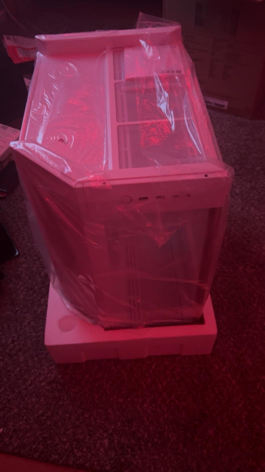 NZXT H9 Flow RGB (2025) - Large Dual-Chamber ATX Mid-Tower Airflow PC Case - Includes 1 x 420mm RGB Fan Unit & 1 x 120mm Fan - 420mm Radiator Support - Tempered Glass - Back-Connect Ready - Black customer photo 1