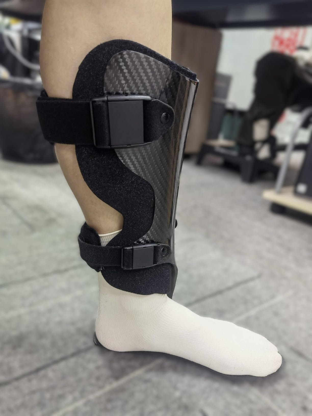 Estinko Carbon Fiber AFO Brace Ankle Foot Orthosis Lightweight Foot Drop Brace Drop Foot Brace for Walking Gait Assistance Ankle Instability, Right-XLarge customer photo 1