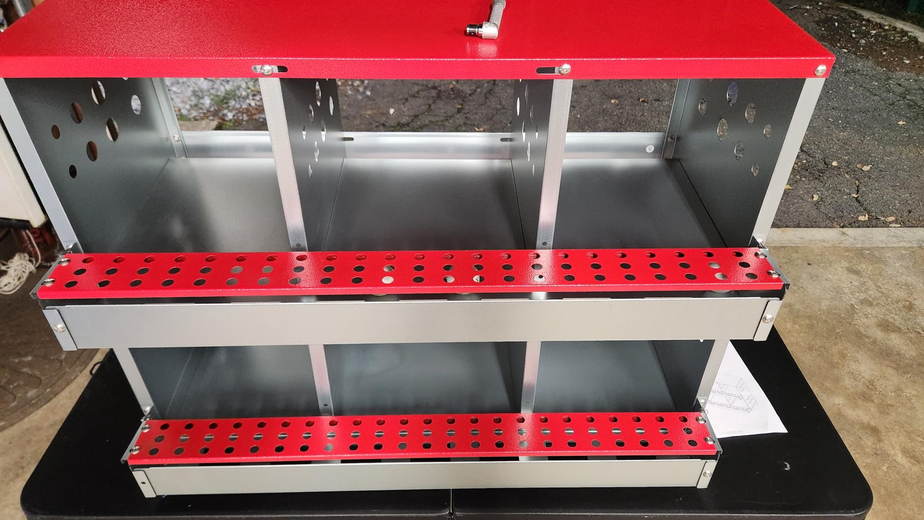 Chicken Nesting Boxes, 6 Compartments Metal Chicken Laying Box with Roll Out Egg Collection with Large Vented Holes customer photo 1