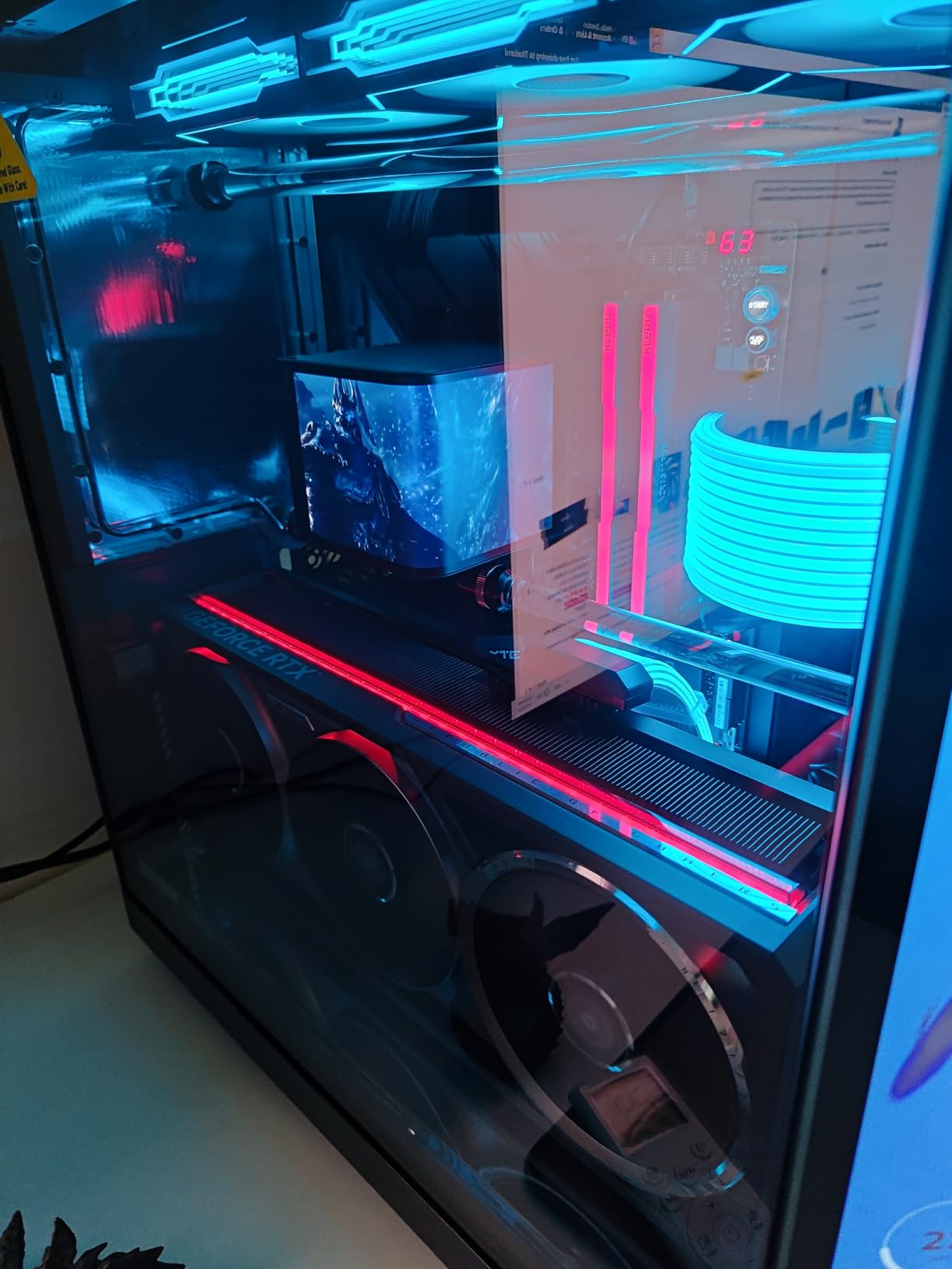 ROG Astral GeForce RTX 5090 OC Edition Graphics Card, NVIDIA (PCIe 5.0, 32GB GDDR7, HDMI/DP 2.1, 3.8-Slot, 4-Fan Design, Axial-tech Fans, Patented Vapor Chamber, Phase-Change GPU Thermal Pad) customer photo 1
