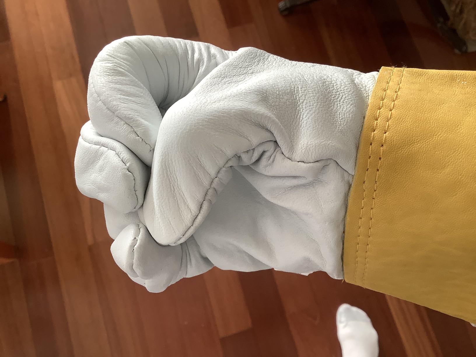 Beekeeping Gloves - Sting-proof Goatskin Beekeeping Gloves, Professional Bee Protection, 3-Layer Sleeve, Elastic Cuff, Comfortable and Breathable customer photo 2
