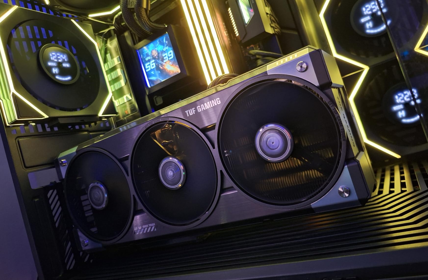 ASUS TUF GeForce RTX 5070 Ti 16GB GDDR7 OC Edition Graphics Card, NVIDIA, Desktop (PCIe 5.0, HDMI/DP 2.1, 3.125-Slot, Military-Grade Components, Protective PCB Coating, Axial-tech Fans) customer photo 2