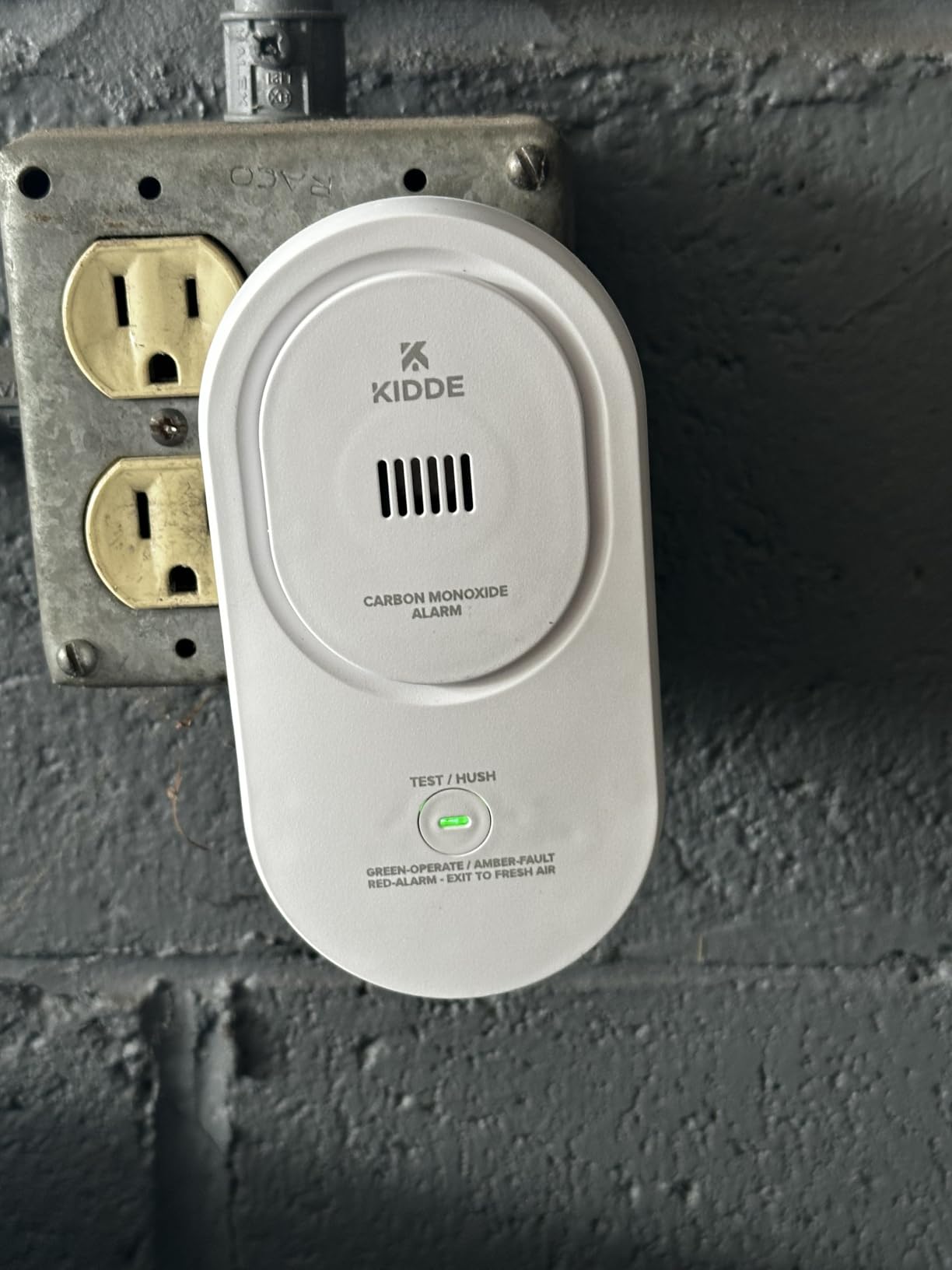 Kidde Carbon Monoxide Detector, Plug-in Carbon Monoxide Detector with AA Battery Backup, 85 dB Alarm, LED Status Light Indicators, 3rd Edition customer photo 2