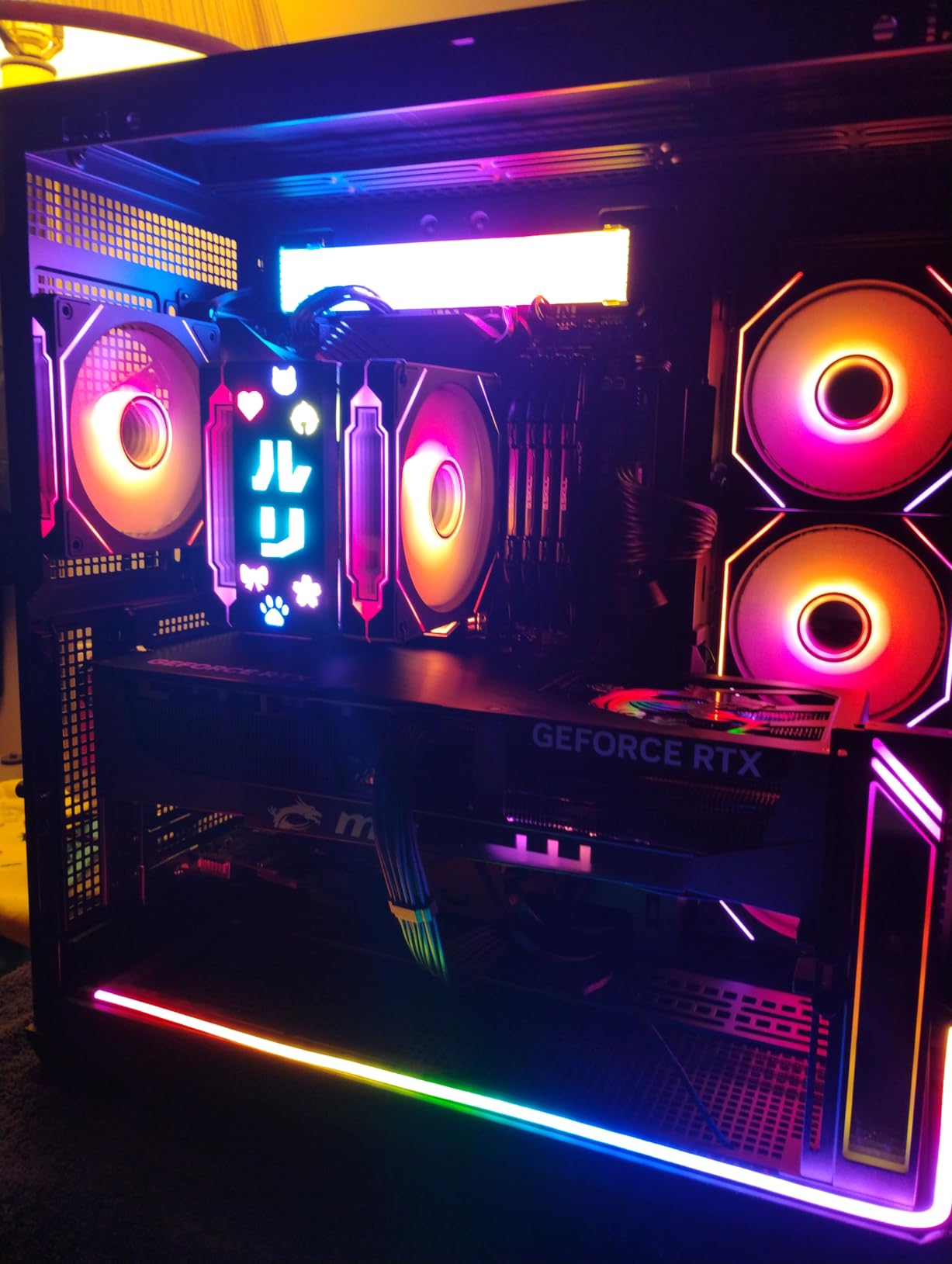 Gaming RTX 5090 32G Gaming Trio OC Graphics Card (32GB GDDR7, 512-bit, Extreme Performance: 2497 MHz, DisplayPort x3 2.1a, HDMI 2.1b, NVIDIA Blackwell Architecture) customer photo 2