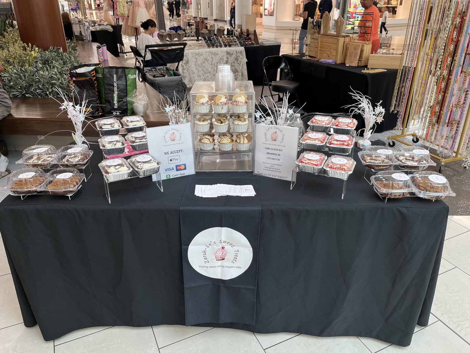 15.5 x 11.4 x 9.8 Inch 4-Tier-Party Display Case, Bakery Display Case Countertop,Adjustable Clear Bread Storage with Magnetic Door Bakery Pastry Display, Cookies and Donuts customer photo 1