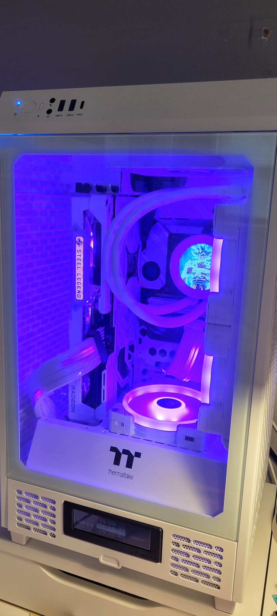 AMD Radeon RX 9070 XT Steel Legend 16GB White GPU 20Gbps GDDR6 256Bit (3rd Gen RT 2nd Gen Gen AI Accelerators) PCIe5.0 800W 2x8-pin Triple Fan DP2.1a HDMI2.1b Graphics Card 2.9 Slot customer photo 1