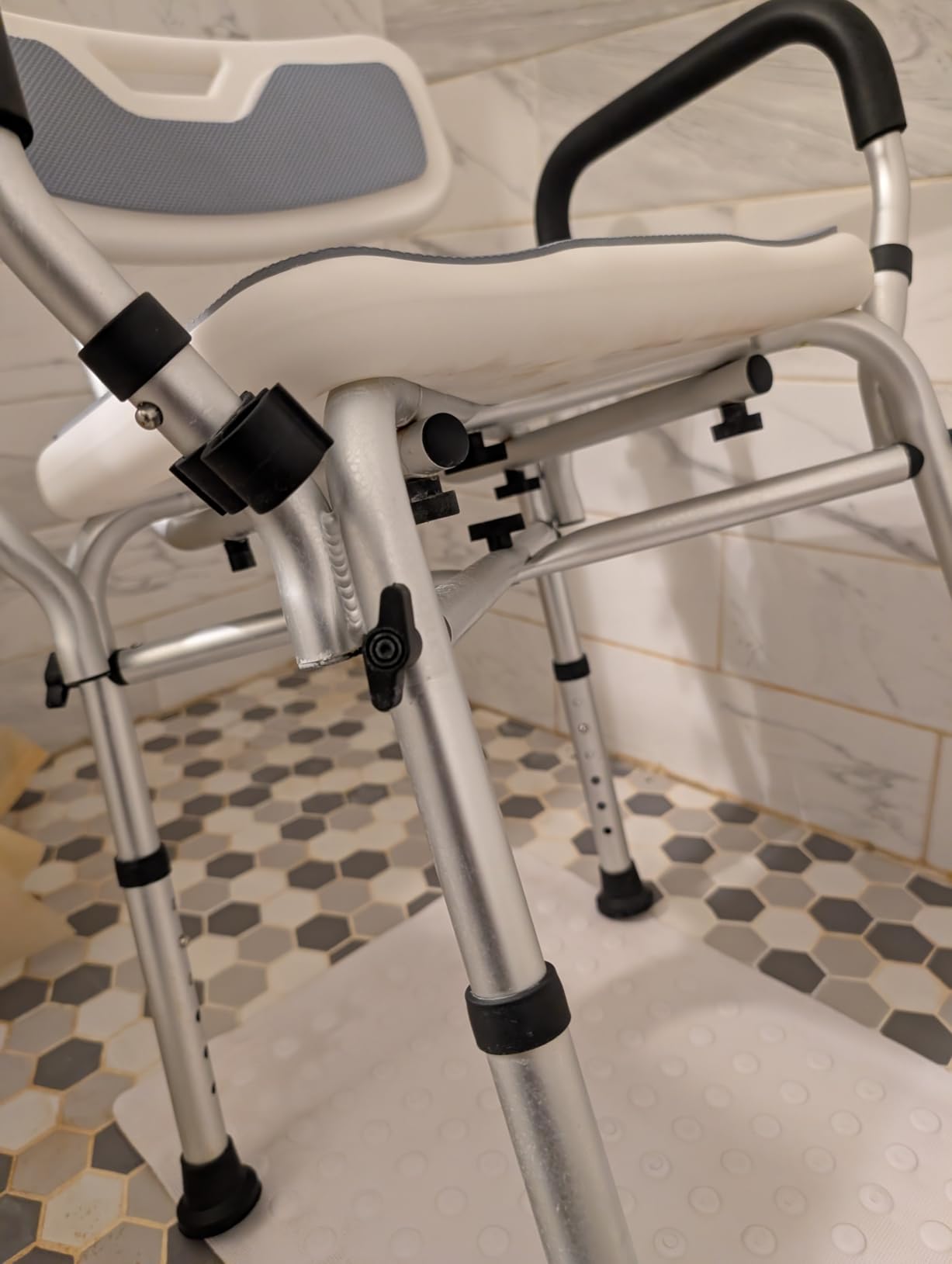 Adjustable Shower Chair with Arms & Back, Stable Heavy Duty 550lbs Safety Bathtub Seat with Non-Slip Feet, Rust-Resistant Aluminum Frame & Tool-Free Assembly for Elderly & Disabled customer photo 1