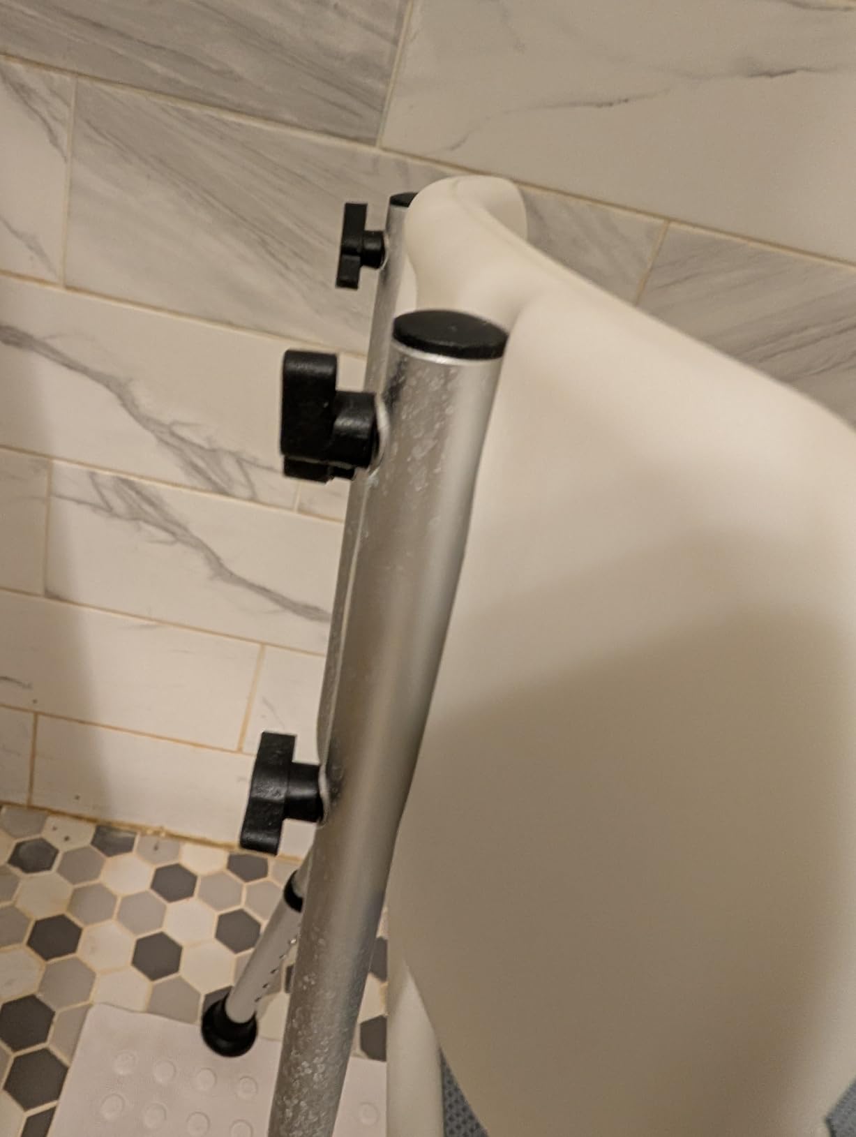Adjustable Shower Chair with Arms & Back, Stable Heavy Duty 550lbs Safety Bathtub Seat with Non-Slip Feet, Rust-Resistant Aluminum Frame & Tool-Free Assembly for Elderly & Disabled customer photo 2