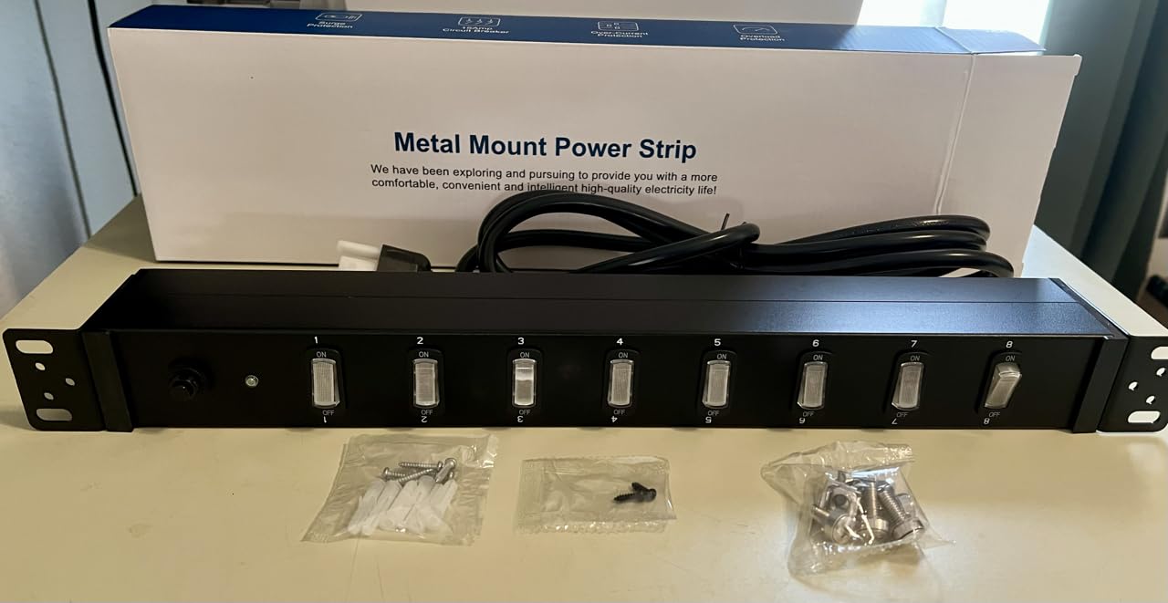 HHSOET 1U Rack Mount Surge Protection, 8 Outlet PDU Power Strip, Metal Mountable Outlet Strip with Switch,1200J, 6ft Power Cord. customer photo 2