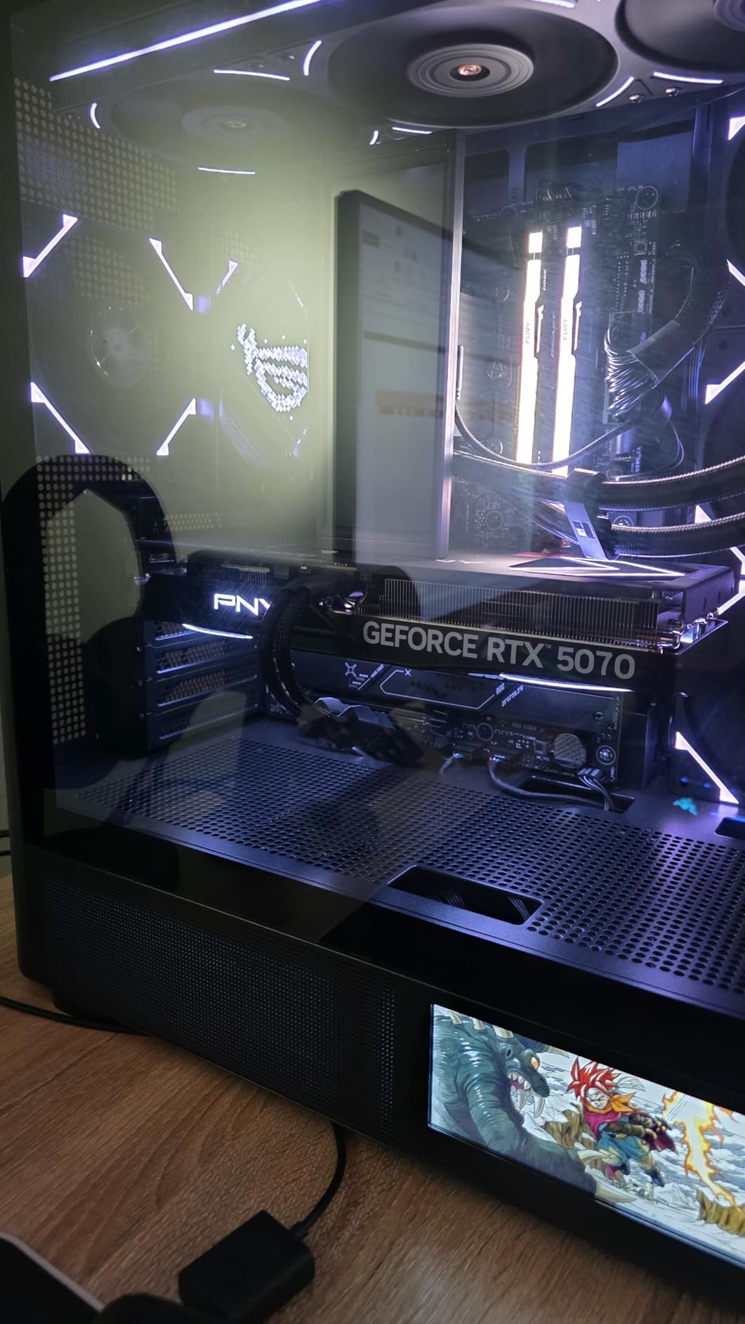 NVIDIA GeForce RTX 5070 Epic-X ARGB OC Triple Fan, Graphics Card (12GB GDDR7, 192-bit, Boost Speed: 2685 MHz, SFF-Ready, PCIe 5.0, HDMI/DP 2.1, 2.4-Slot, Blackwell Architecture, DLSS 4) customer photo 1