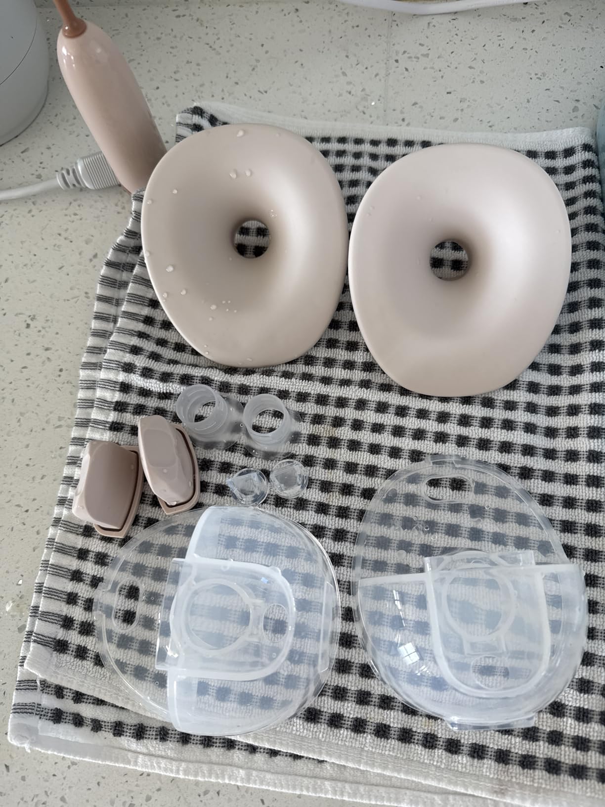 Eufy by Anker Heated Breast Pump Hands-Free E20, Wearable with Innovative HeatFlow, 3 Heat Levels, Optimized Rhythm via App, Hospital-Grade Suction, 2-Pack customer photo 2