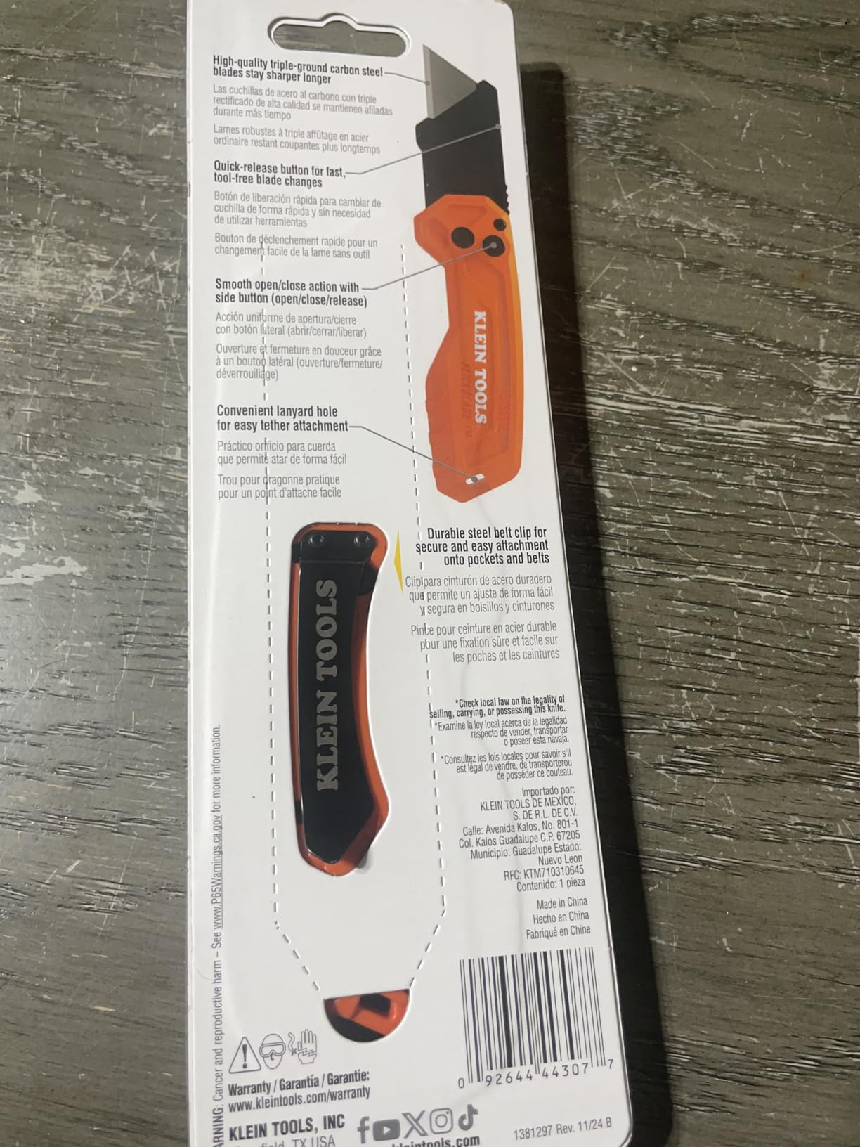 Klein Tools 44307 FLICKBLADE Folding Utility Knife, Subcompact Design with Quick-Change Triple-Ground Carbon Steel Blade, Dual Locking Positions, and Pocket Clip customer photo 2