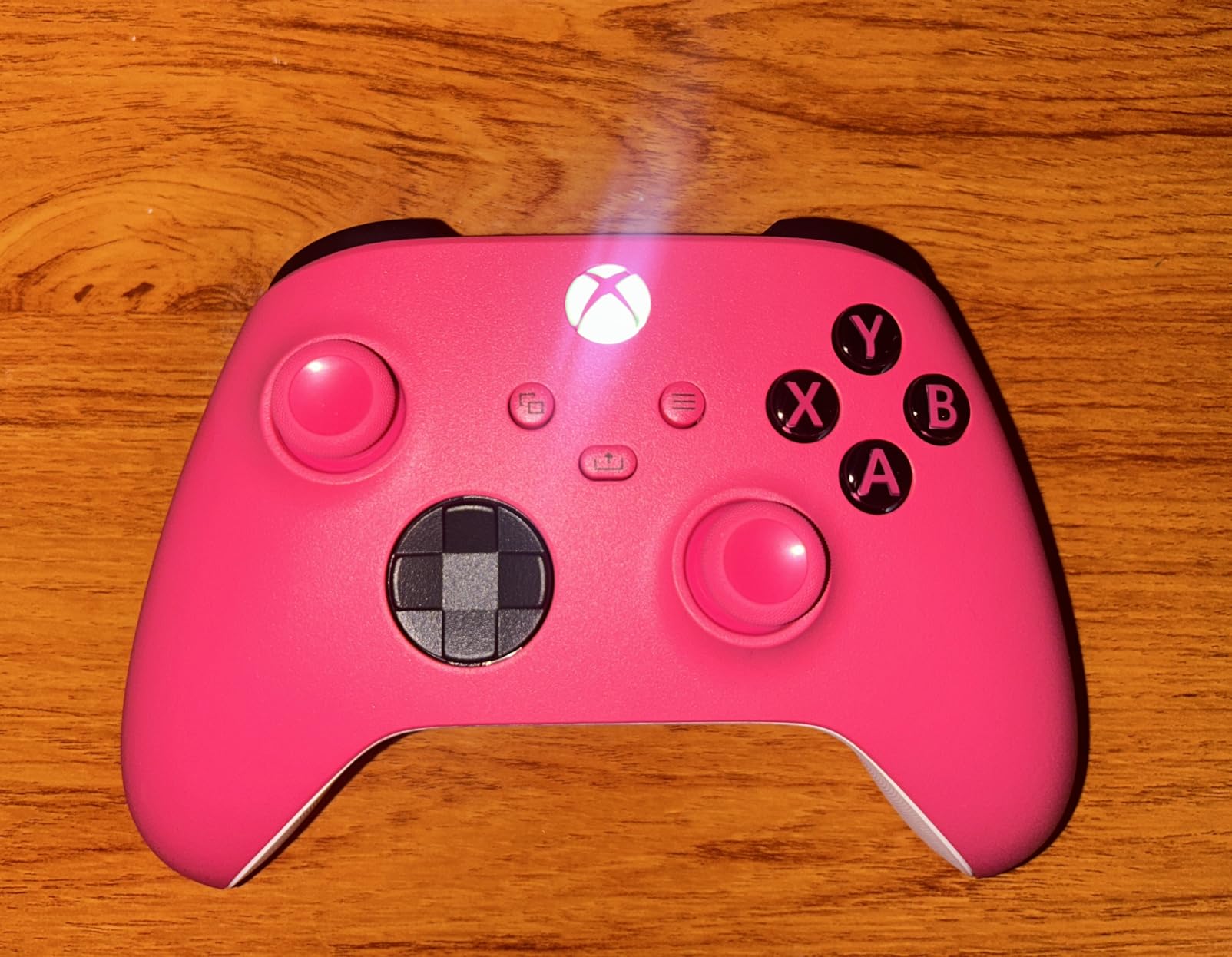 Xbox Wireless Gaming Controller (2025) - Shock Blue - Play on Xbox, Windows, Android, iOS, FireTV Sticks, Smart TVs, VR Headsets customer photo 2