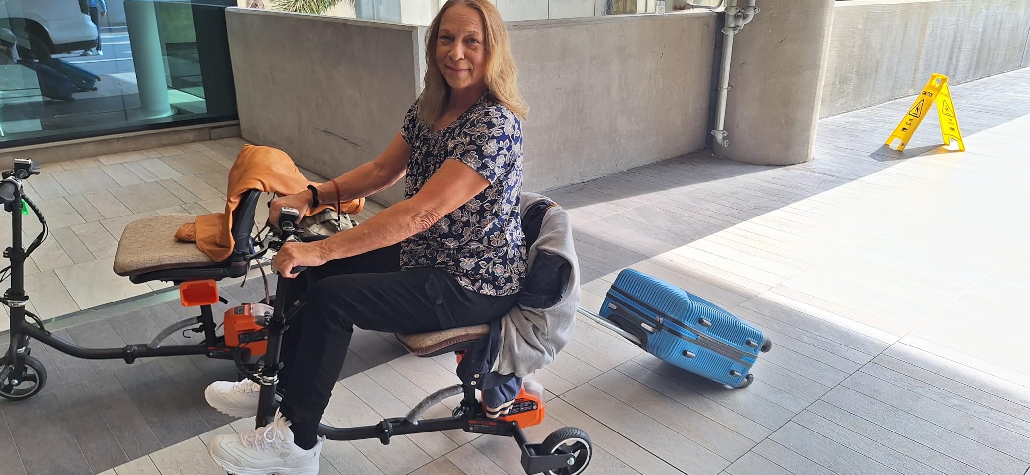SuperHandy Passport Mobility Scooter for Adults - Foldable, 3 Wheel, Airline Travel Friendly - 6.5 Mile Range, 48V 2Ah Li-Ion Swappable Battery System (1 Li-Ion Battery) customer photo 1