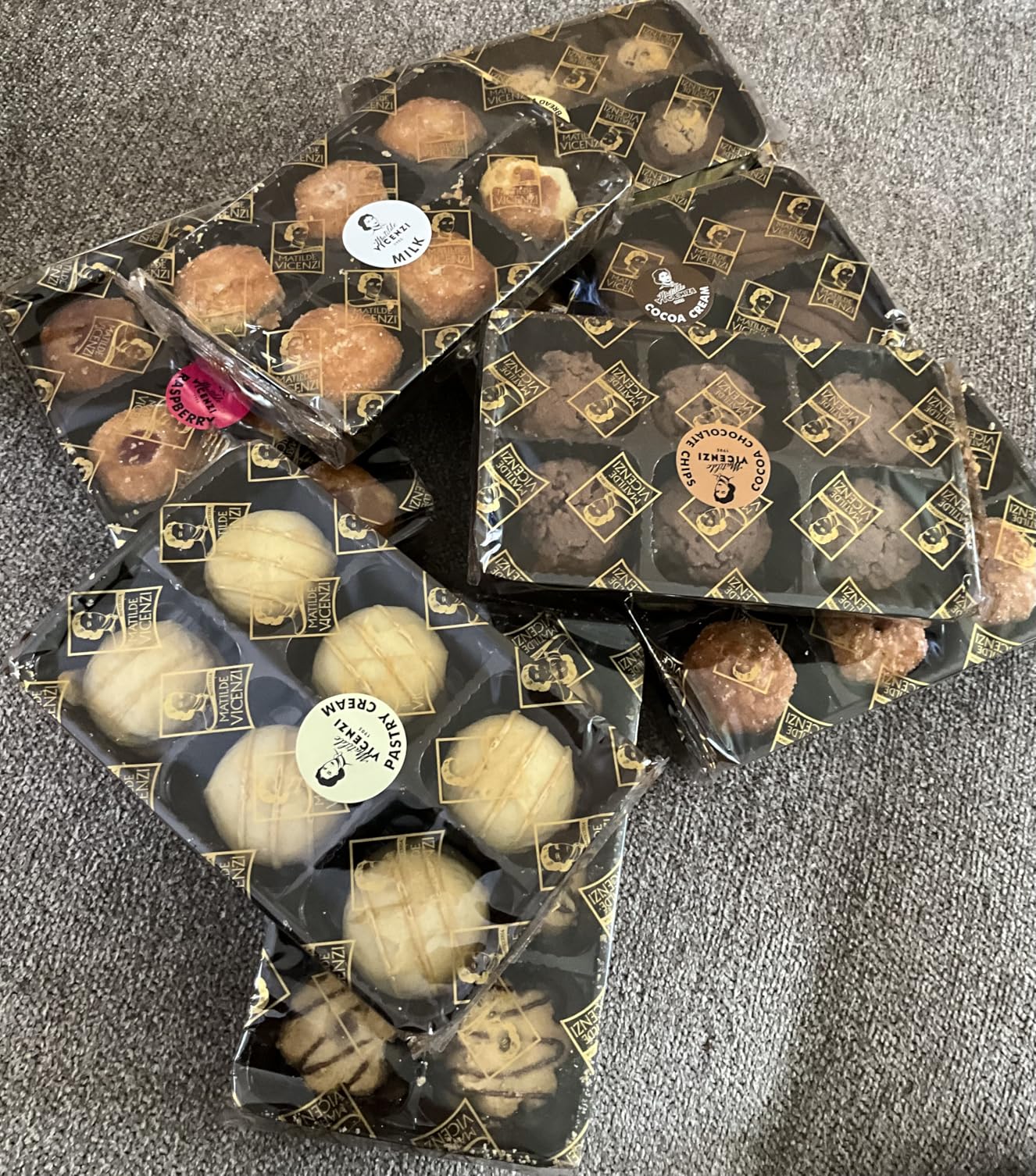 Matilde Vicenzi Roma Cookie Gift Tin - Italian Pastries & Cookies in Individually Wrapped Trays - Gourmet Gifts customer photo 1