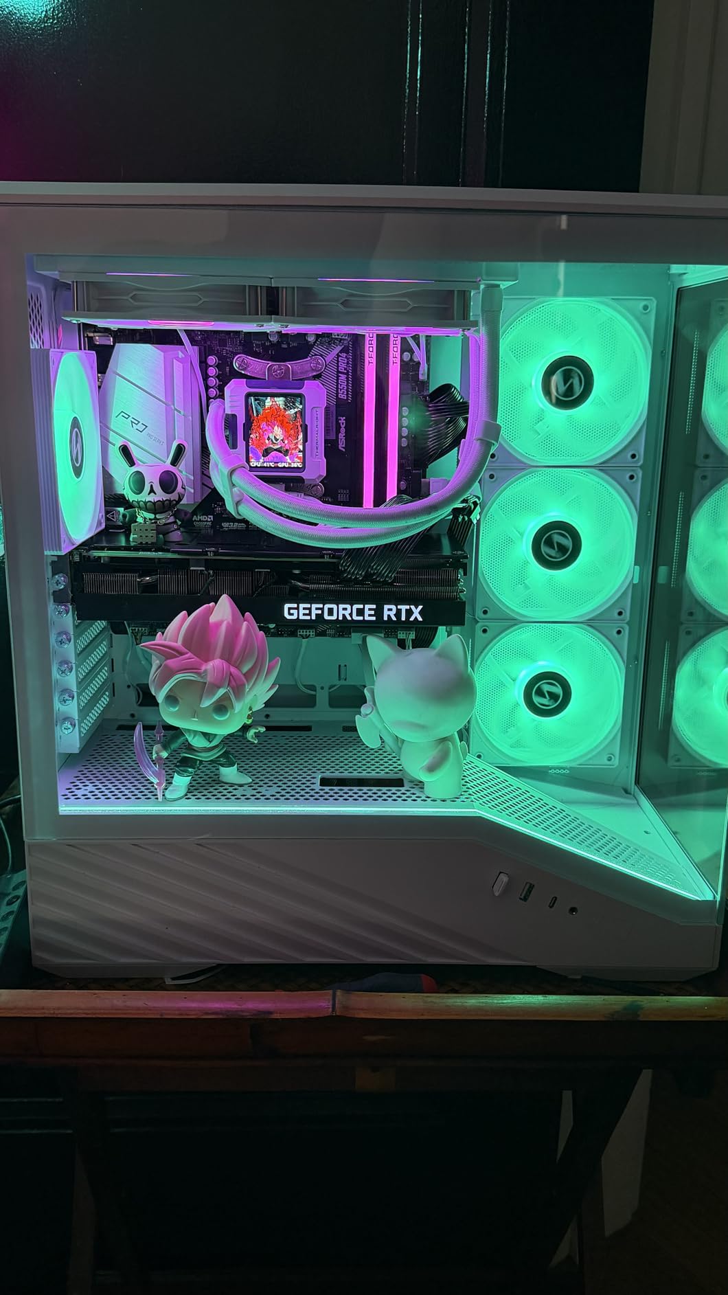 Lian Li V100 ATX Mid-Tower PC Case, 4 x 120mm ARGB PWM Fans Pre-Installed, LED RGB Strip, Display Platform with Tempered Glass, Support 420mm GPUs, 360mm Radiator, Optimized Airflow - Black (V100RX) customer photo 2