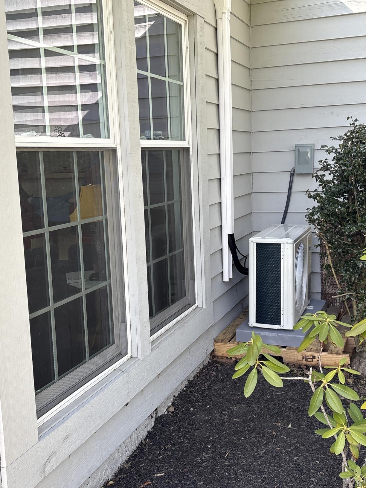 Mini Split Ac/Heating System - 12000 BTU Ductless Mini Split Air Conditioner with Heat Pump, 19 SEER2 115V Energy Efficient Ac Unit Up to 750 Sq.Ft with Installation Kit customer photo 1
