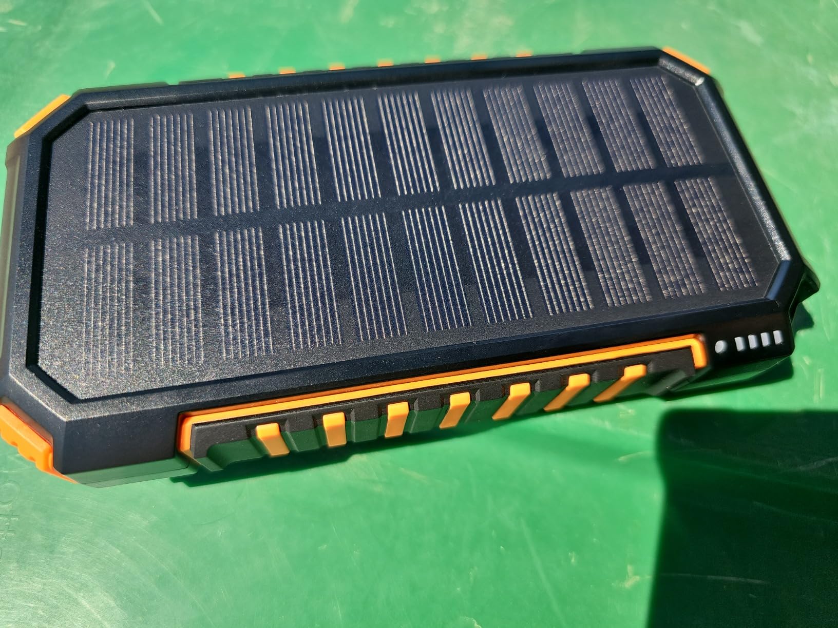 Hiluckey Solar Charger 25000mAh, Outdoor USB C Portable Power Bank with 4 Solar Panels, 3A Fast Charge External Battery Pack with 3 USB Outputs Compatible with Smartphones, Tablets customer photo 2