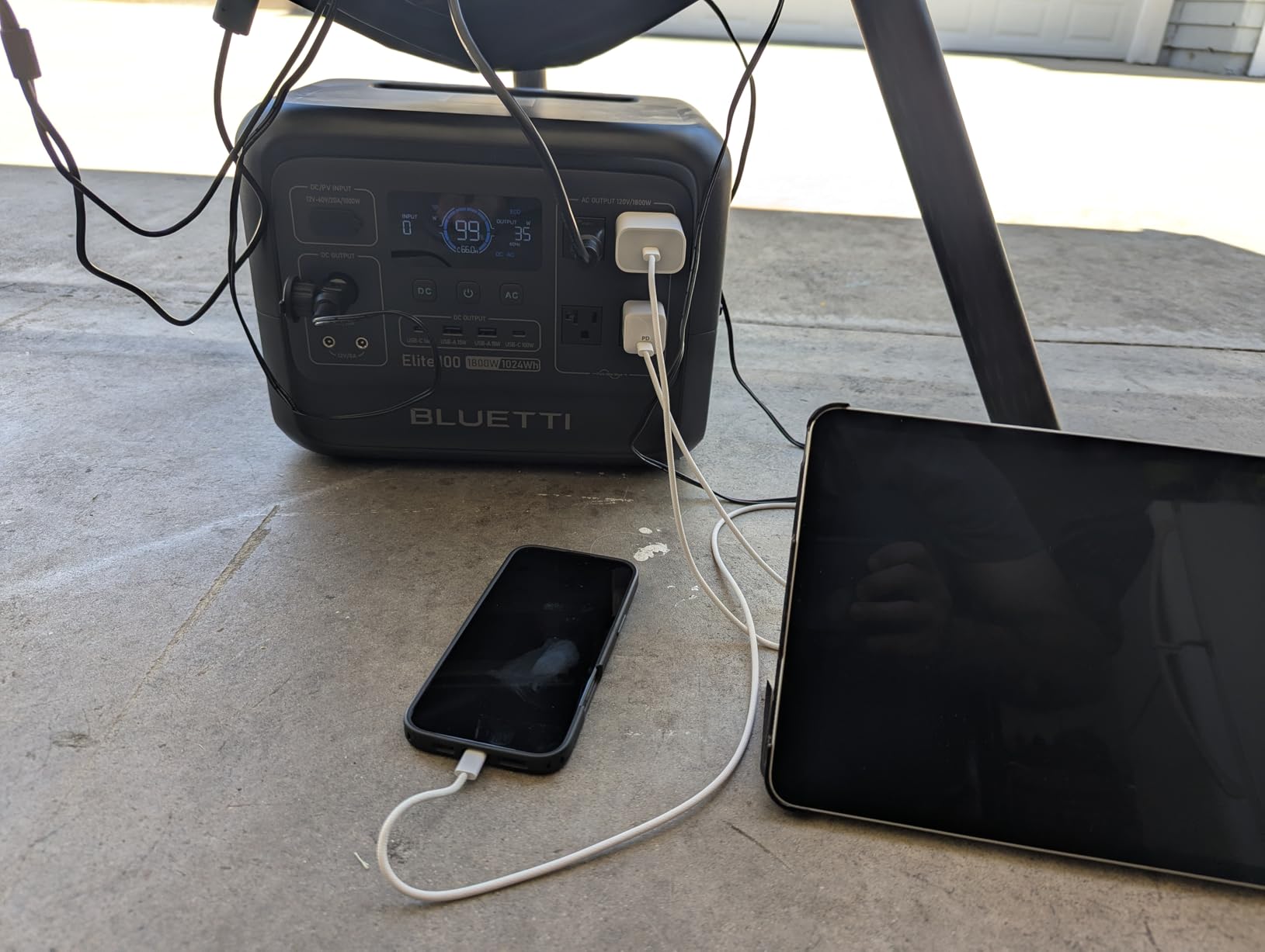 BLUETTI Elite 100 V2 Portable Power Station, 1024Wh LFP Battery Backup with 4 1800W AC Ports, Fast Charge and UPS Solar Generator for Camping, Road Trip, Outages, Home Backup customer photo 1