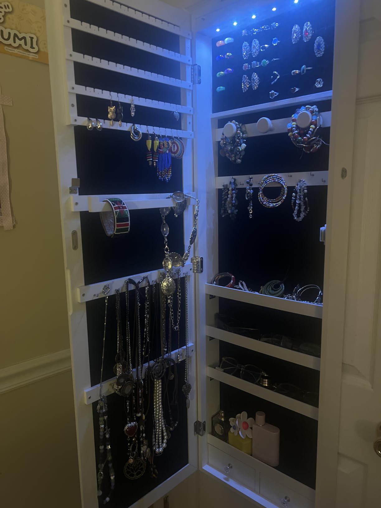 6 LEDs Mirror Jewelry Cabinet, Wall or Door Mounted Jewelry Organizer, 47.2-Inch Tall Lockable Large Capacity Cosmetic Storage customer photo 1
