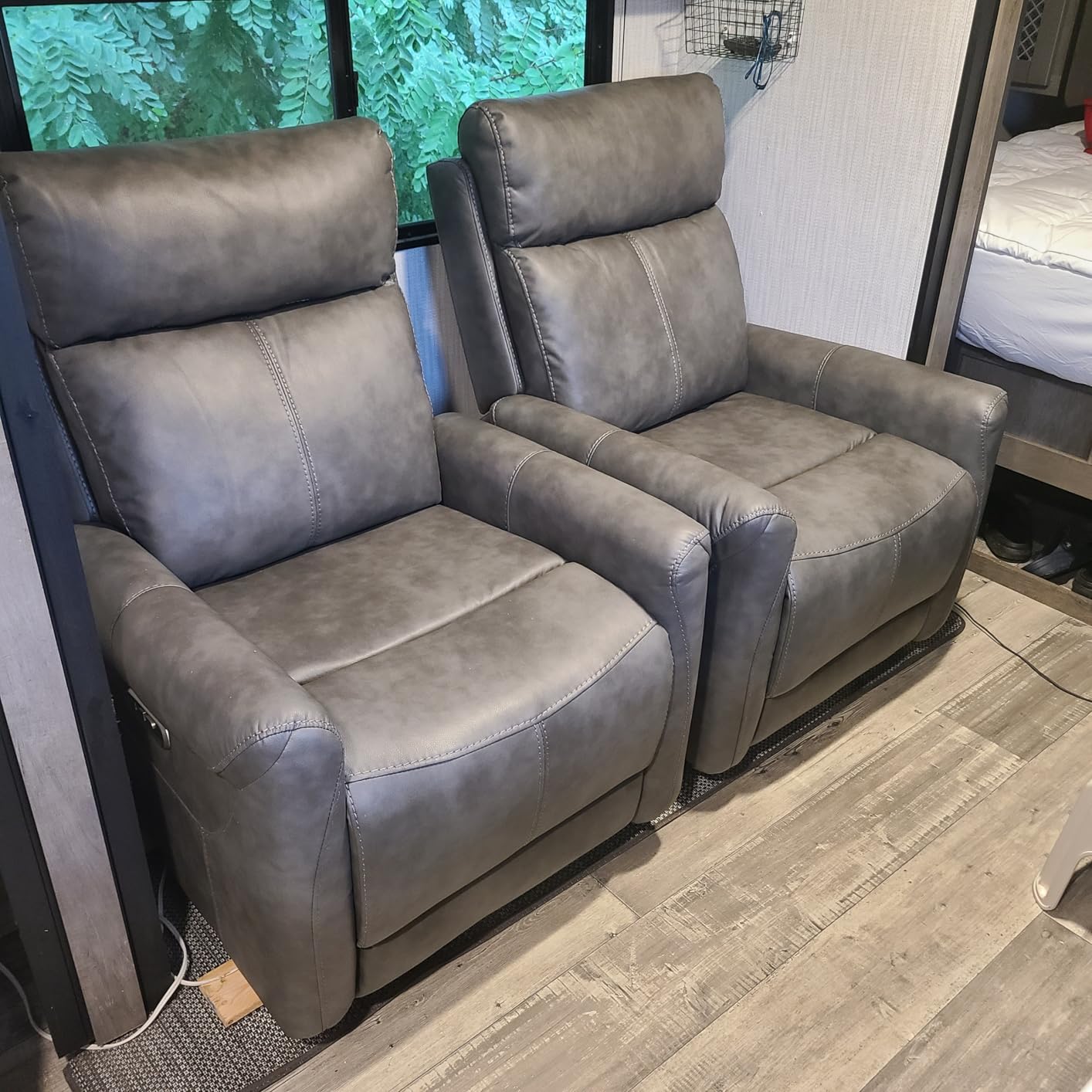 Leather Recliner Chair for Adults Wall Hugger RV Recliner with USB Charging Ports Electric Power Reclining Sofa for Living Room Home Theater Seating Bedroom customer photo 2