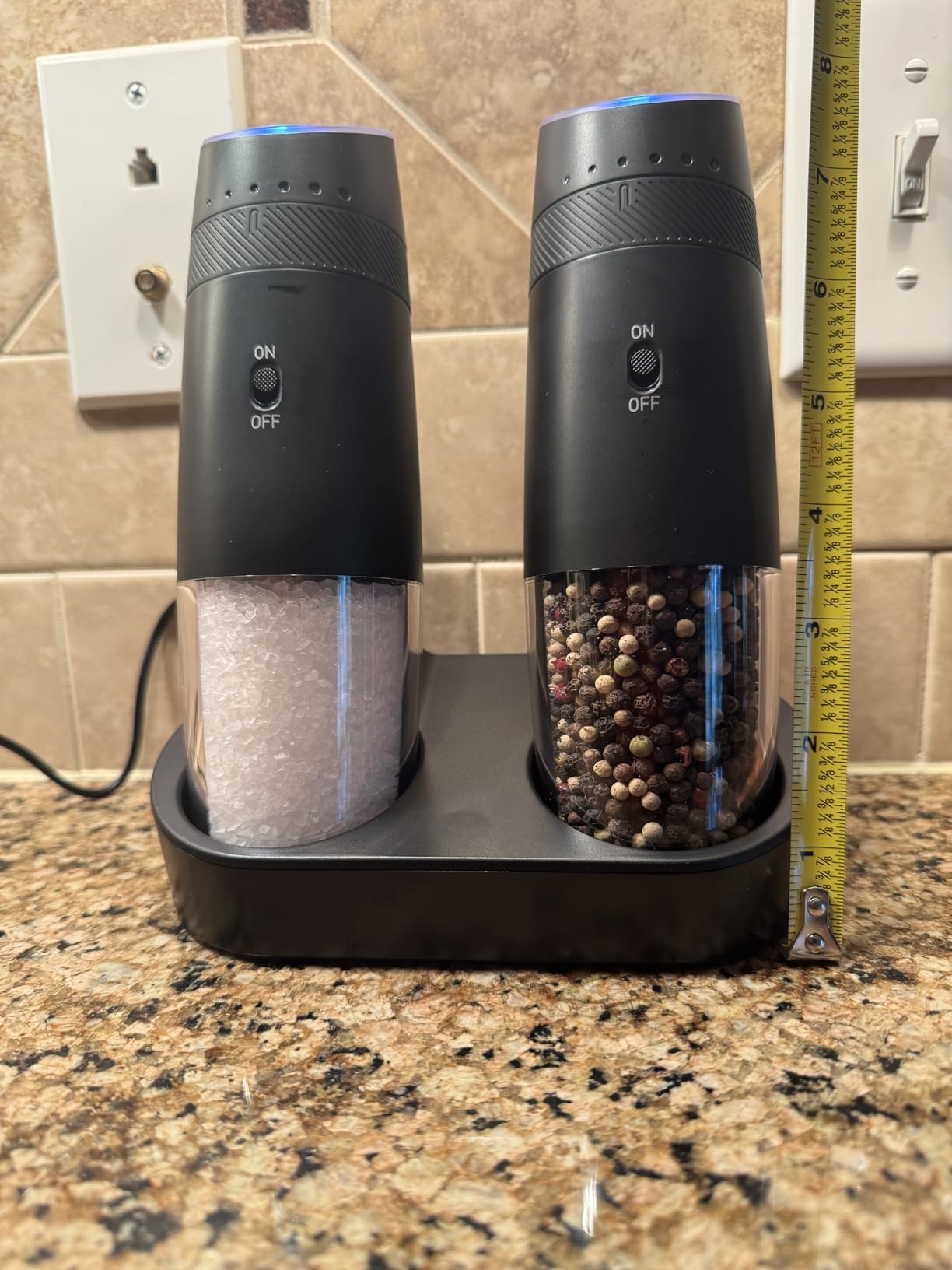 CIRCLE JOY Gravity Electric Salt and Pepper Grinder Set Automatic Shakers Upgraded Pepper Mill with Rechargeable Base, External Adjustable Coarseness, LED Light customer photo 2