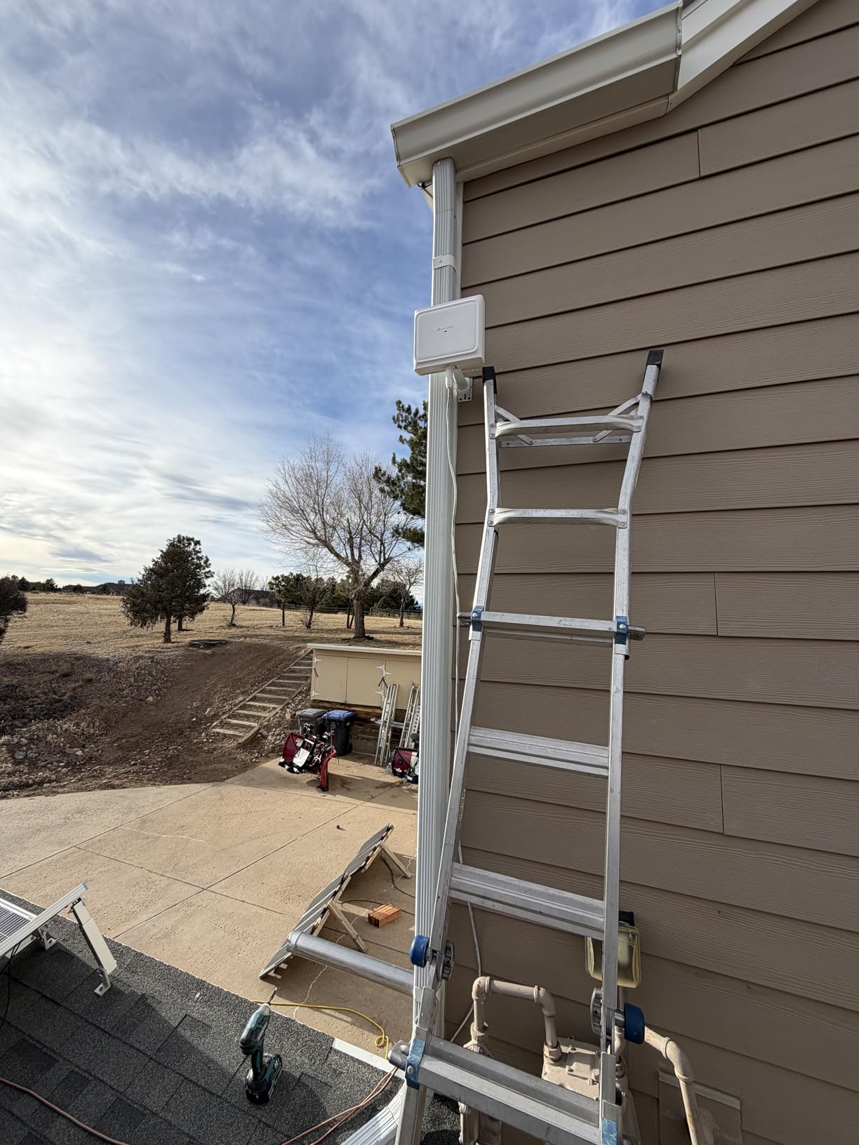 TP-Link Omada Long Range Outdoor Access Point - WiFi Extender Universal Compatible, WiFi 7 BE11000 Tri-Band w/ 6GHz Band, 2.5G Port, Up to 4,000 sq.ft, PoE Powered, IP68 Weatherproof(EAP772-Outdoor) customer photo 1