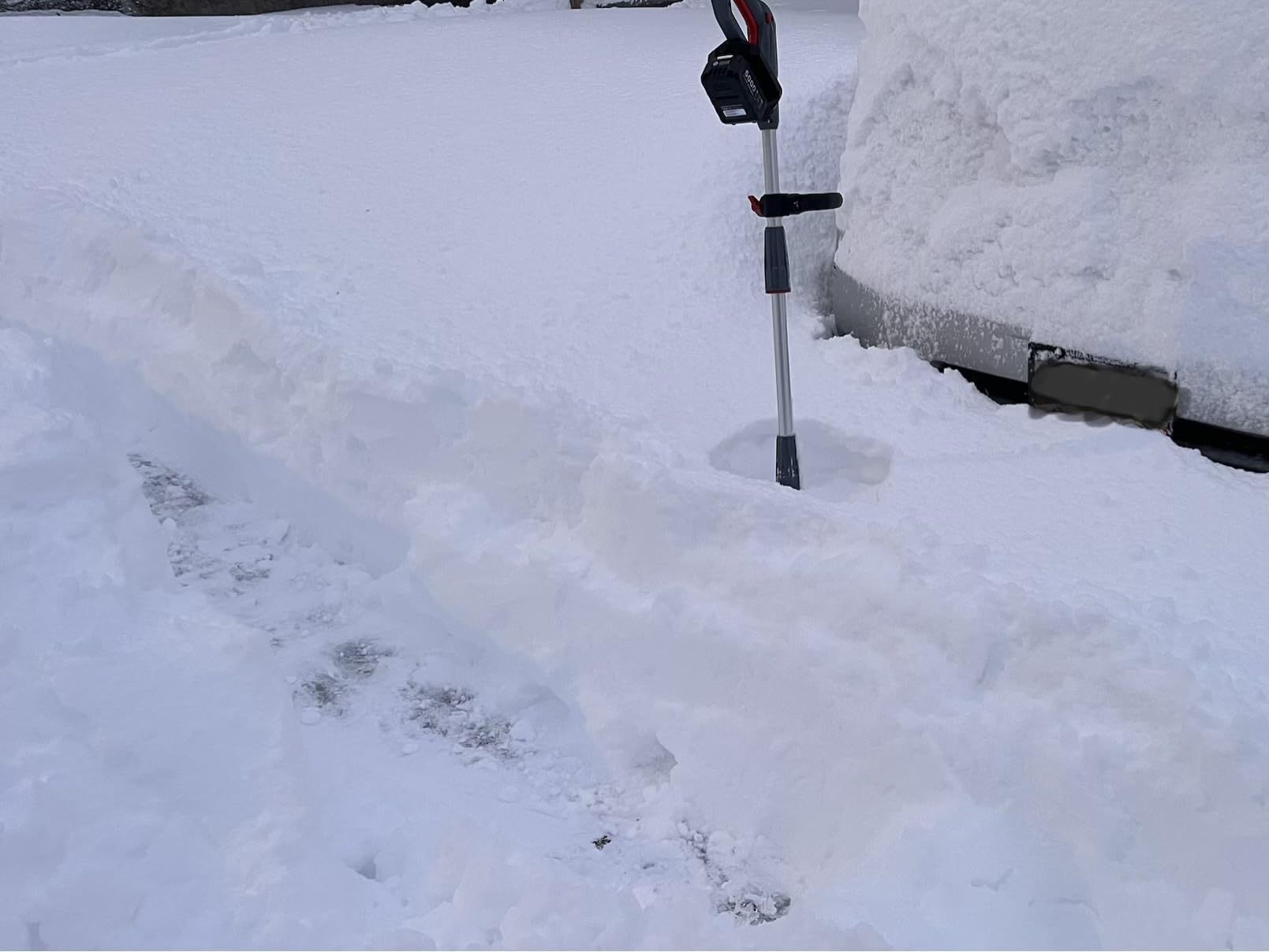 Cordless Snow Blower, Electric Snow Shovel with Total 2 x 5.0 Ah Batteries and Charger, Battery Powered Snow Thrower with LED, 23 Ft Distance with Directional Plate for Driveway, Step, Patio, Sidewalk customer photo 1