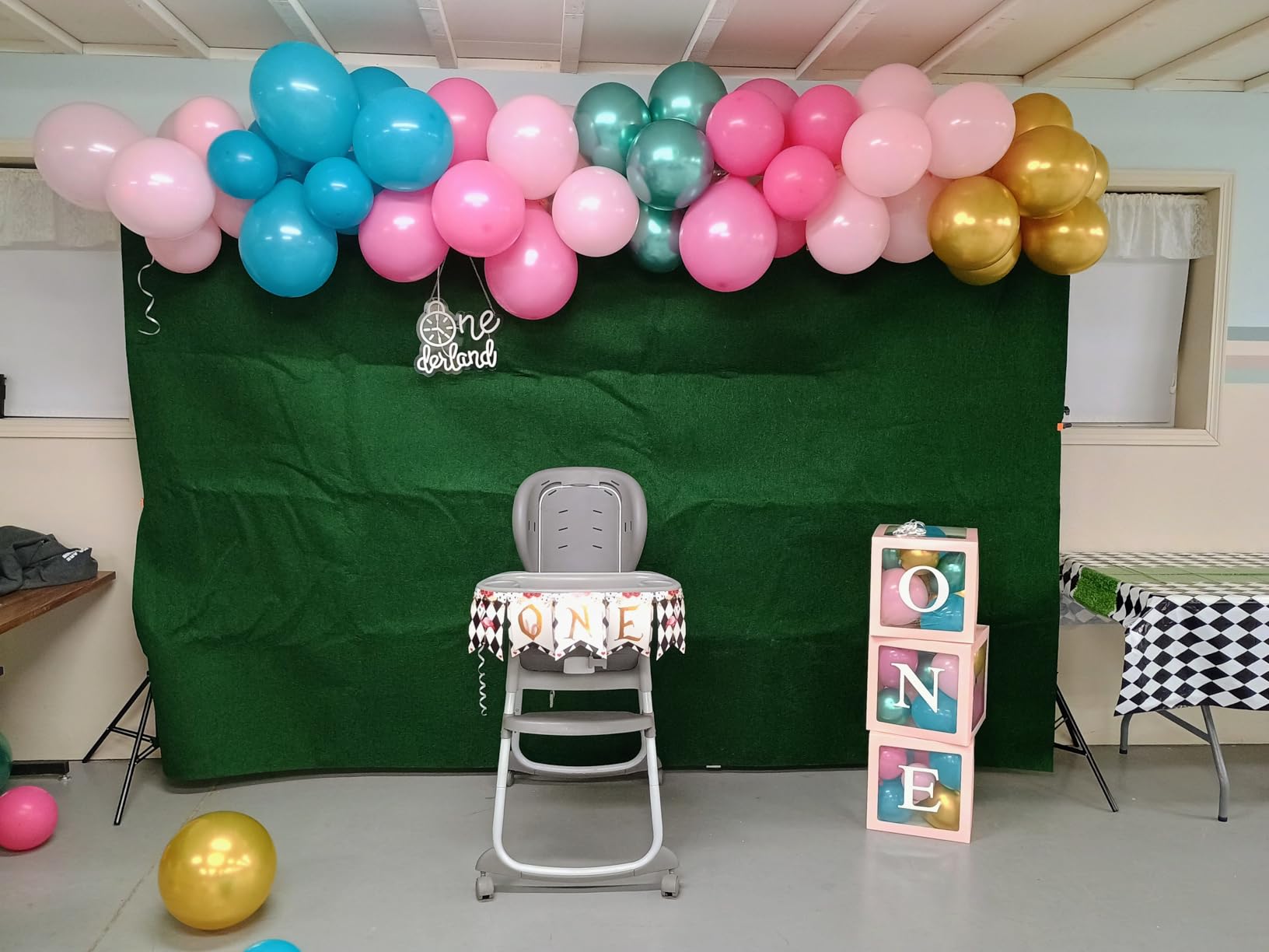 Hemmotop Backdrop Stand 10x8ft (WxH), Photography Background Stand for Parties, Adjustable Photo Backdrop Stands Kit for Wedding, Photo Booth, Party, Decoration, Balloon, Projector Screen customer photo 1