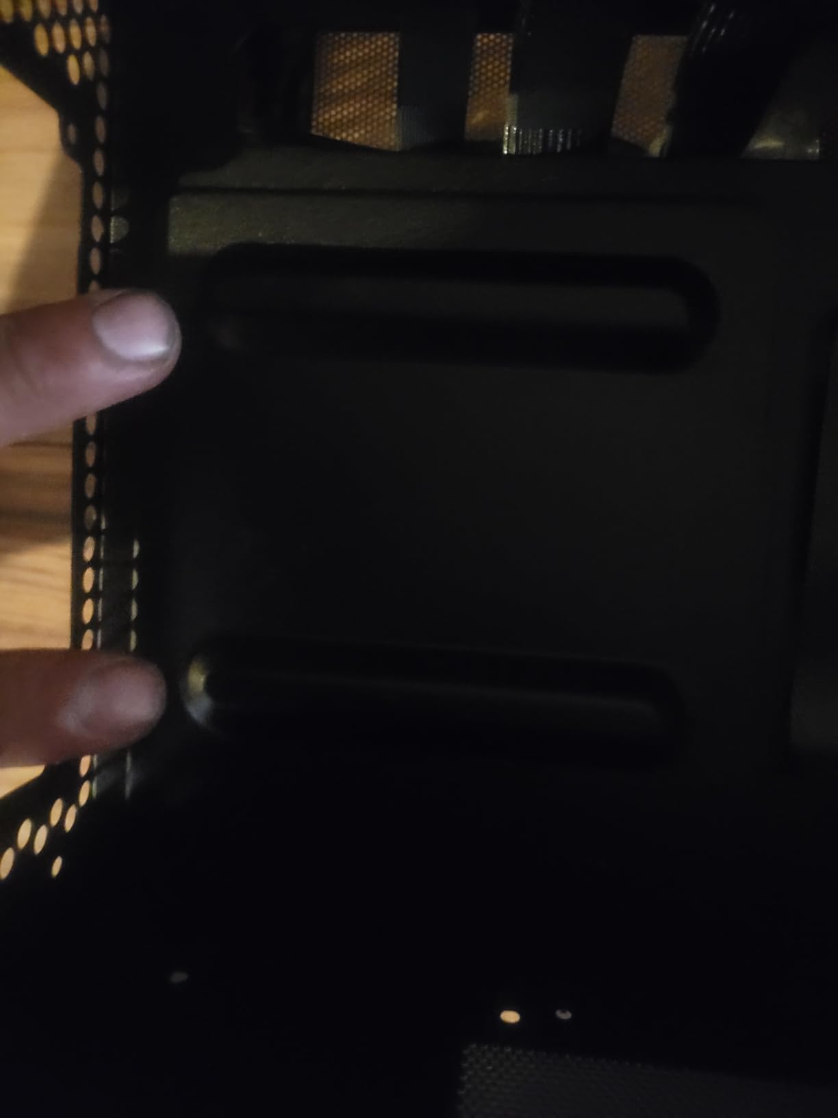 NZXT H2 Flow Mini-ITX 20.7L High Airflow PC Case, Includes 2 x 120mm Top Fans, PCIe 5.0 Riser Cable, 331mm GPU, 280mm Radiator, Black customer photo 1