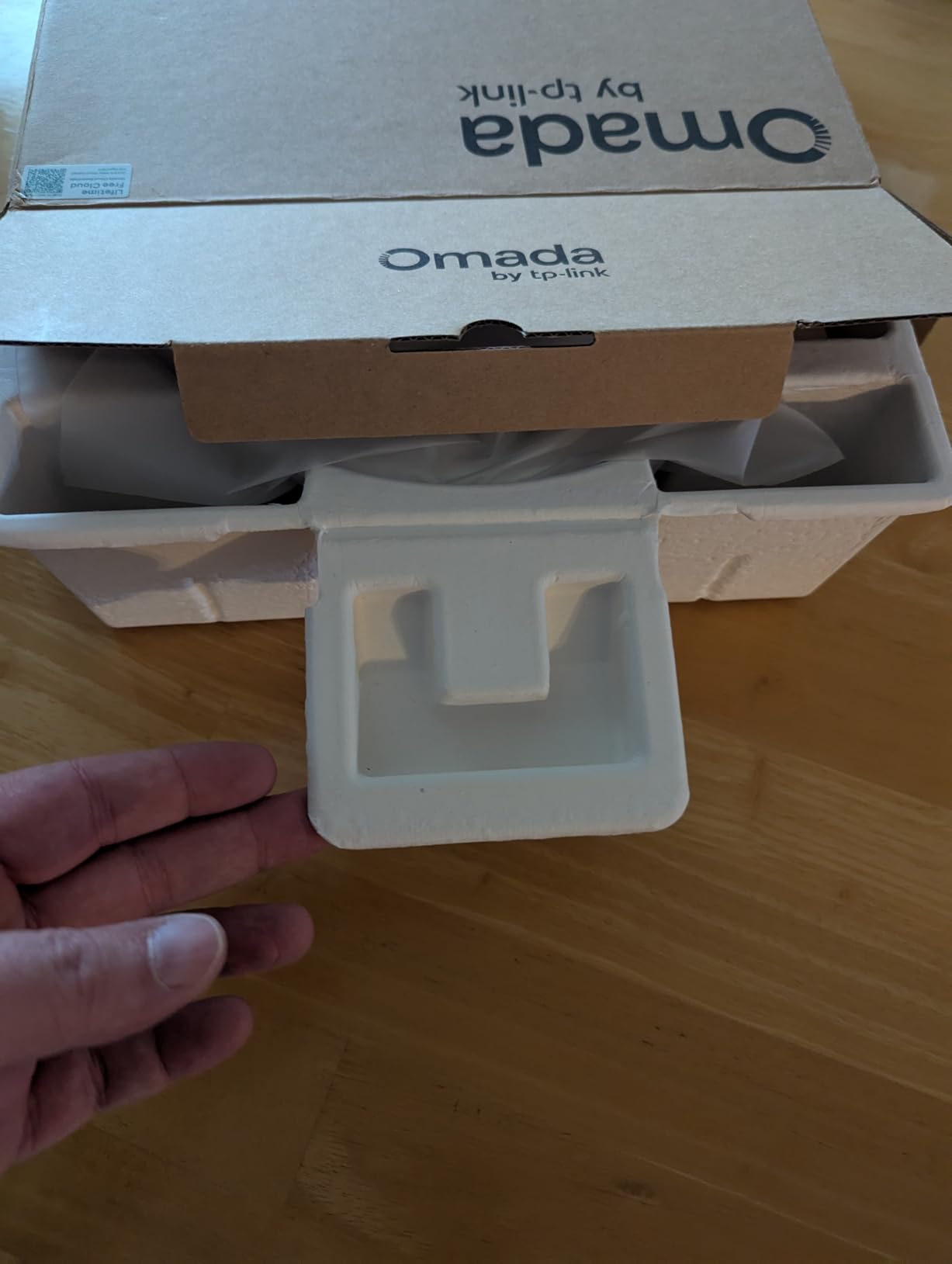 TP-Link Omada WiFi 7 Wireless Access Point - BE11000 Tri-Band, 2.5G Port, PoE+ or DC Powered, DC Adapter Included, 5yr Warranty, Captive Portal, Mesh, WPA3, Roaming, Business WiFi Experience(EAP770) customer photo 1