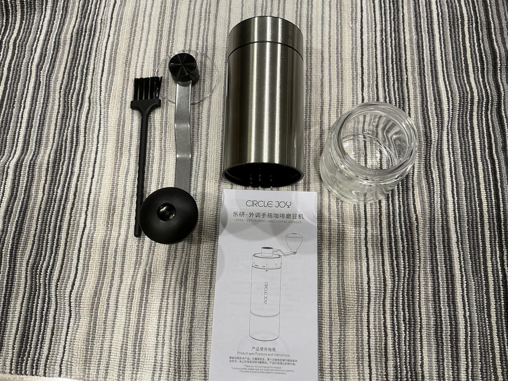 CIRCLE JOY Manual Coffee Grinder with 40 External Adjustable Settings and Ceramic Conical Burr, Portable Stainless Steel Hand Coffee Grinder for Camping, Travel and Espresso customer photo 1
