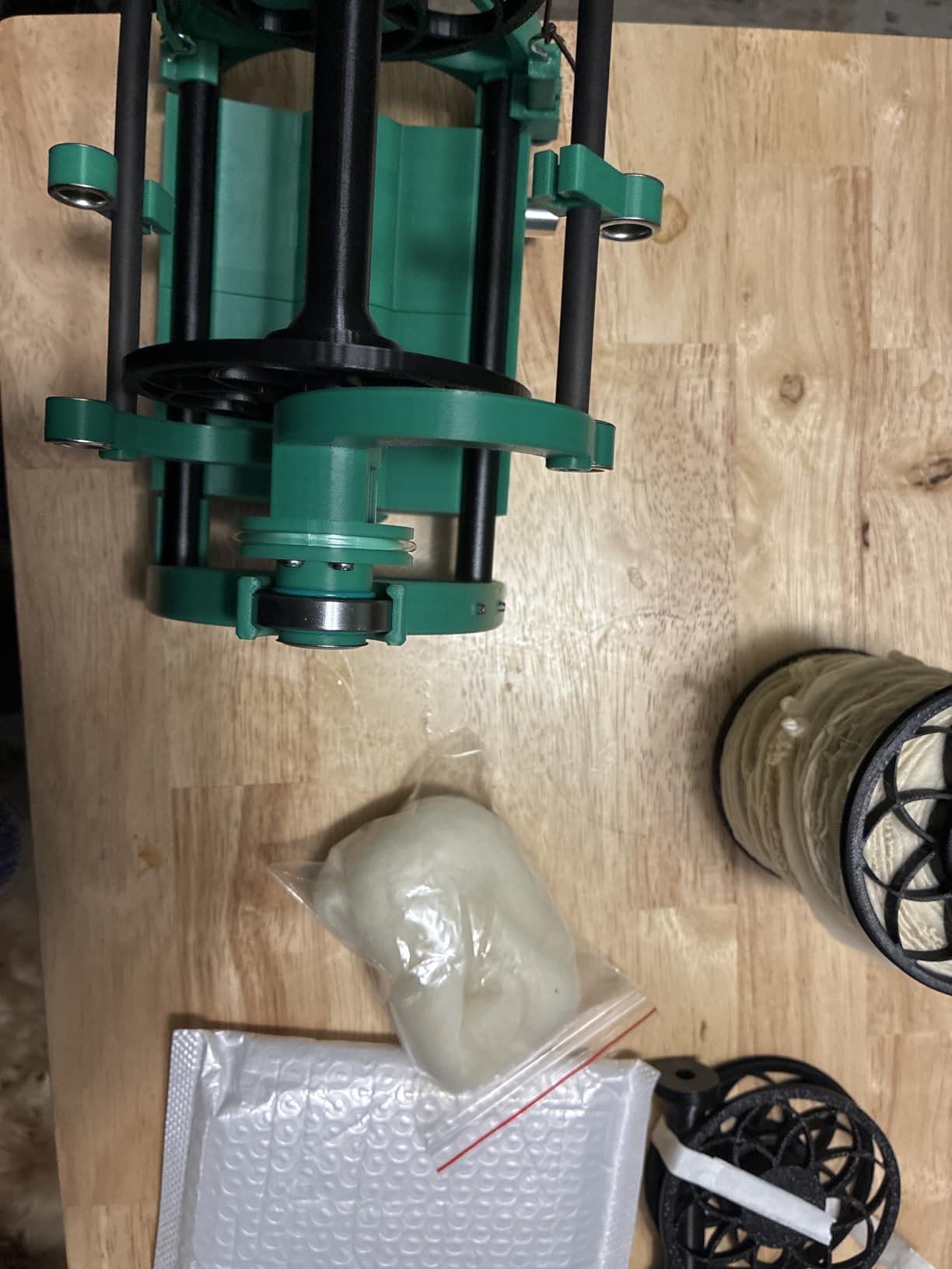 Electric Yarn Spinner Winder Spinning Wheel for Wool with 3 Bobbins, Small Yarn Winder with Forward & Reverse, Free Speed Adjustable (Green) customer photo 2