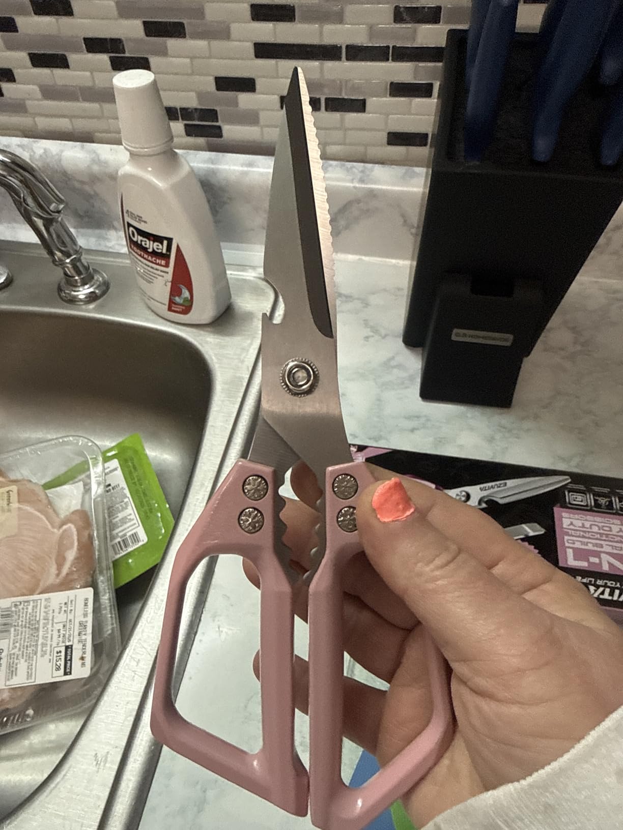 5-in-1 Multifunctional Heavy-Duty Korean Kitchen Scissors with Tweezer, Pink All Purpose Kitchen Shears with Stainless Steel Blades, Dishwasher Safe Bone Cutting scissors for Meat, Vegetables customer photo 2