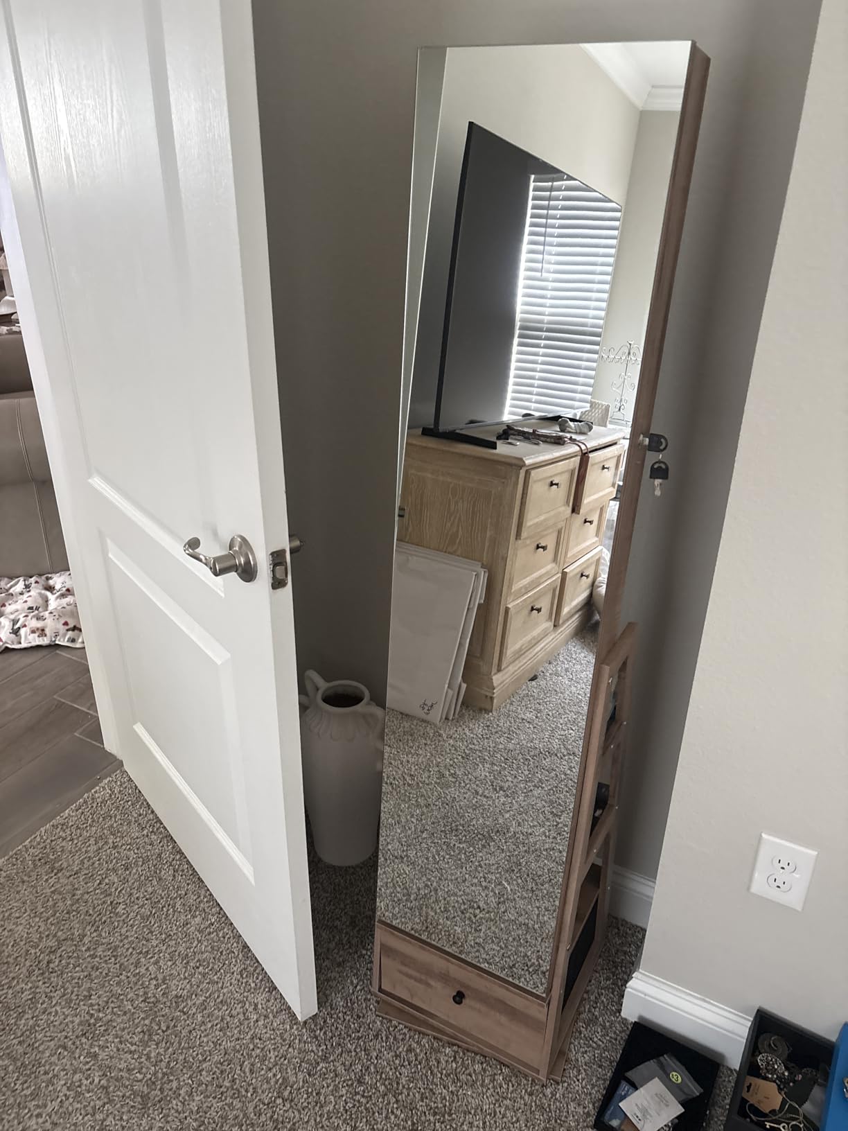 Nicetree 360°Swivel Jewelry Cabinet, Rotatable Full Length Mirror with Jewelry Storage, Standing Jewelry Armoire Organizer, Lockable with 3 Rear Shelves, Pure White customer photo 1