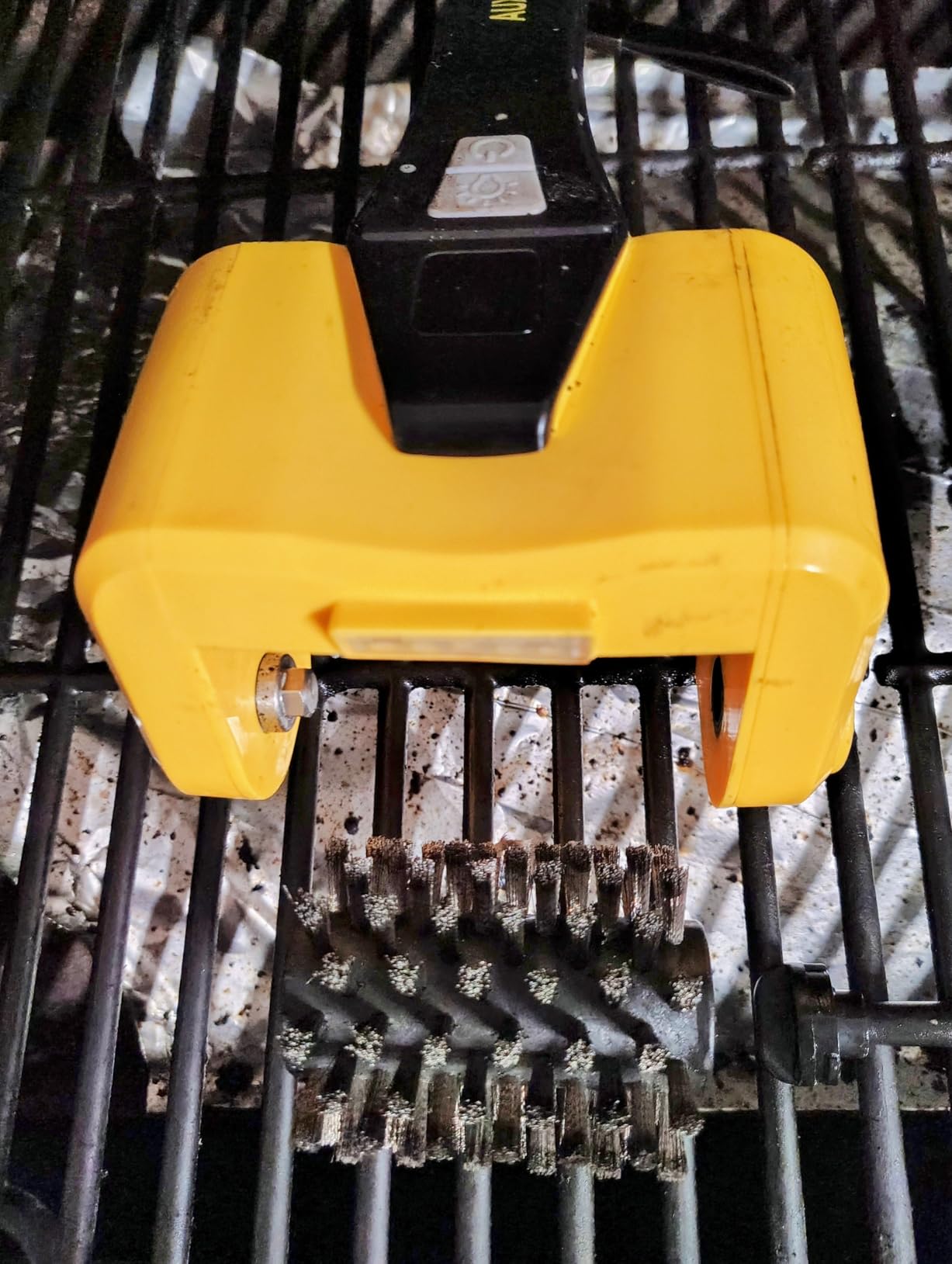 Grill Brush - 4000mAh Electric Grill Brush for Outdoor Grill with Dual-Speed Motor, No Bristle Shedding BBQ Brush Cleaner, Dishwasher-Safe, 90 Mins Working Time with LED Light, As a Ideal Gift customer photo 2