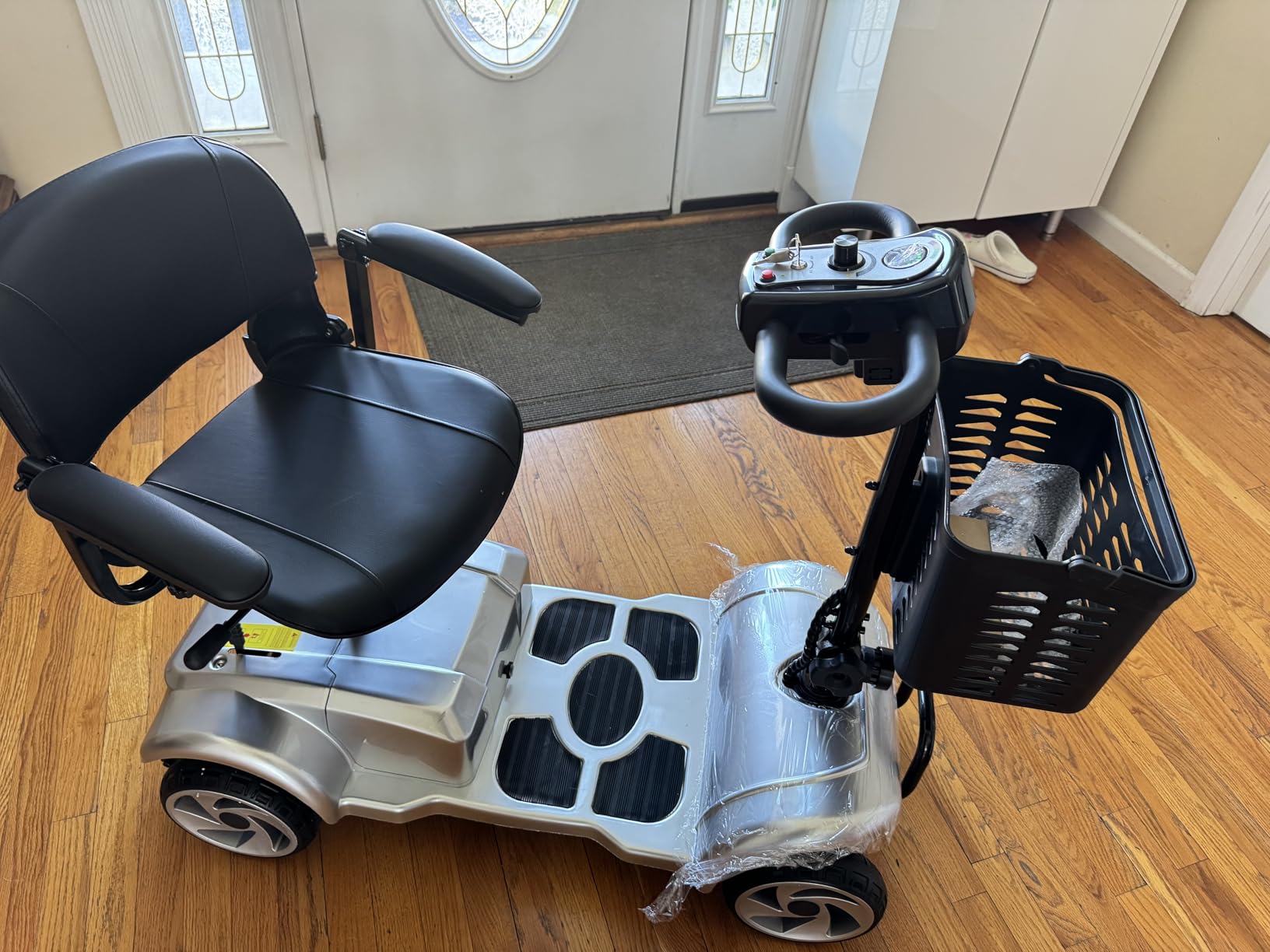 4 Wheel Electric Mobility Scooter for Adults and Seniors, 20 Miles Range Foldable Electric Scooter, Compact Heavy Duty Mobile for Travel with 330lb Capacity, Powered Electric Wheelchair, Silver customer photo 2