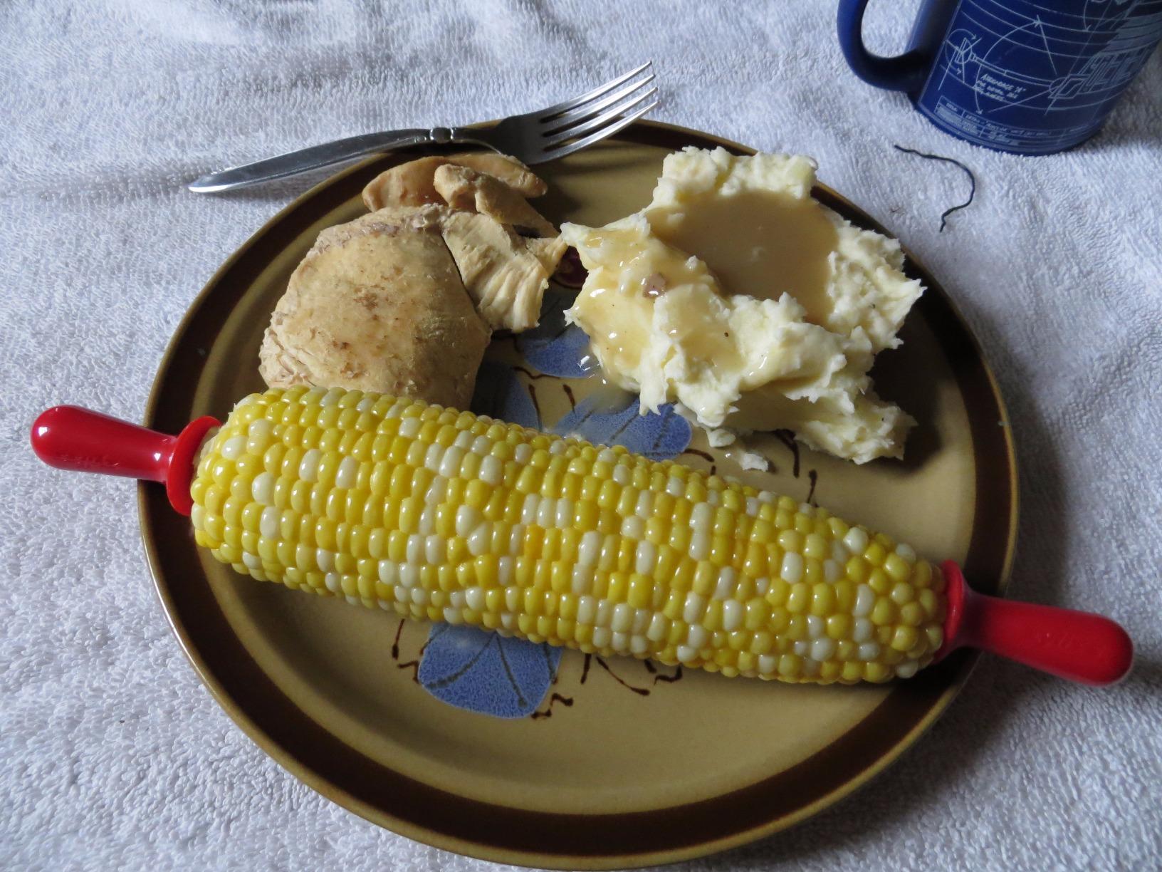 Zyliss Corn Holders 4pc Set - Stainless Steel Corn Cob Holders with Interlocking Design, Sustainable Wheat Straw Handles customer photo 1