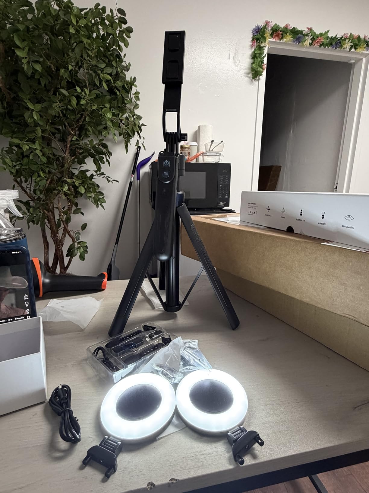 Content Creator Vlogging Kit for iPhone/Android,70-inch Auto Face Tracking Tripod for iPhone with Light and Wireless Microphones,TikTok/YouTube Starter Kit customer photo 1