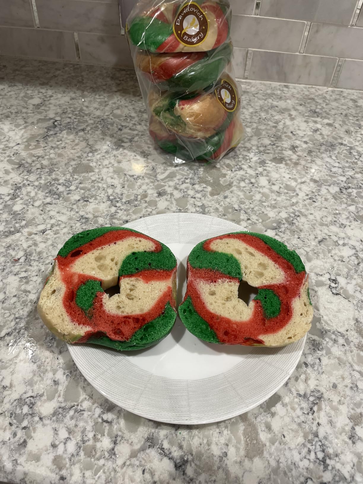 Bagel Cutter Slicer - Precision Bagel Slicer with Auto-Center Holder - Compact 7-Inch Space-Saving Design for Even Cutting Large and Small Bread at Home or Cafe Kitchen - Black customer photo 2