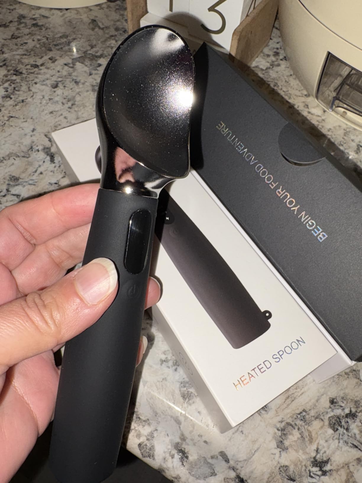 VRAIKO Heated Ice Cream Scoop | Electric Icecream Scooper with 3-Level Adjustable Heats - 120/140/160°F, LED Display, 2600mAh Capacity, Rechargeable | for Hard Ice Cream and More (Black) customer photo 1