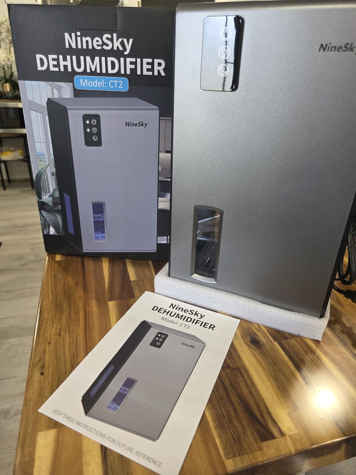 NineSky Dehumidifier, 1000 sq.ft Dehumidifiers for Home with 95oz Large Water Tank,Quiet Dehumidifier with 7-Color Ambient Light & Auto Shut Off, Dehumidifier for Basement, Bedroom, Bathroom (Black) customer photo 2