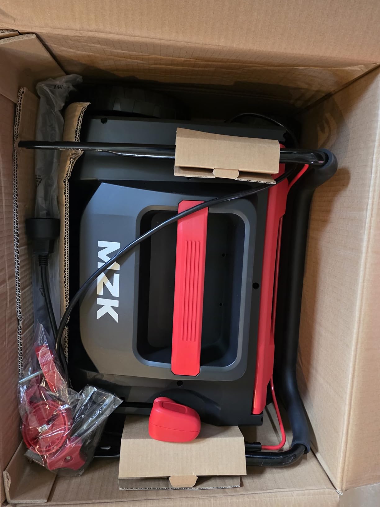 MZK 15-inch 2-in-1 Electric Dethatcher and Scarifier w/Removeable 5-Position Height Adjustment, Lawn dethatcher w/12-Gallon Thatch Collection Bag, Keep Lawn Health(RED) customer photo 2