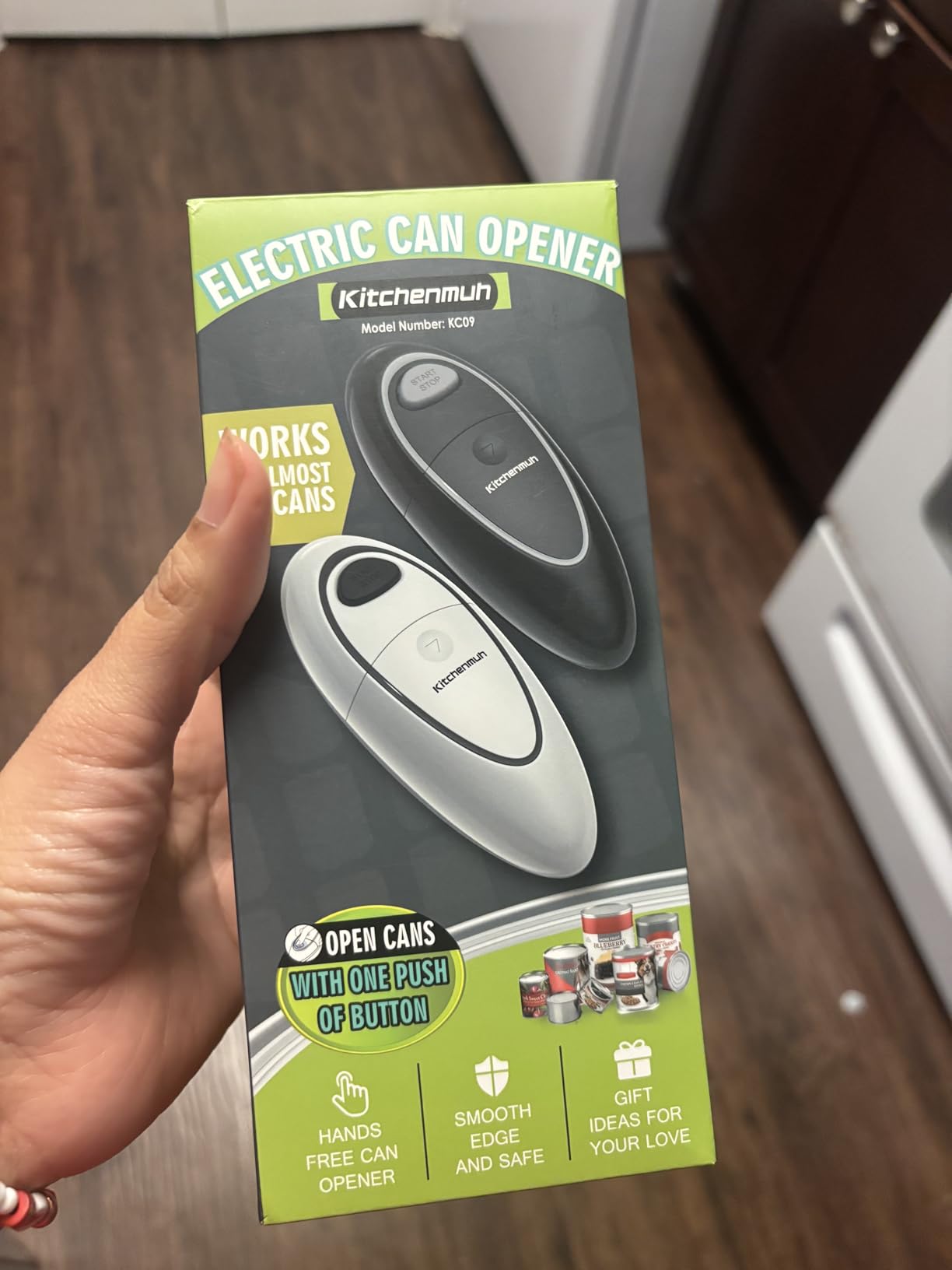 One Touch Electric Can Opener Fits Almost All Can Sizes for Seniors with Arthritis, Hand Held Battery Operated Can Opener with Smooth Edge customer photo 2