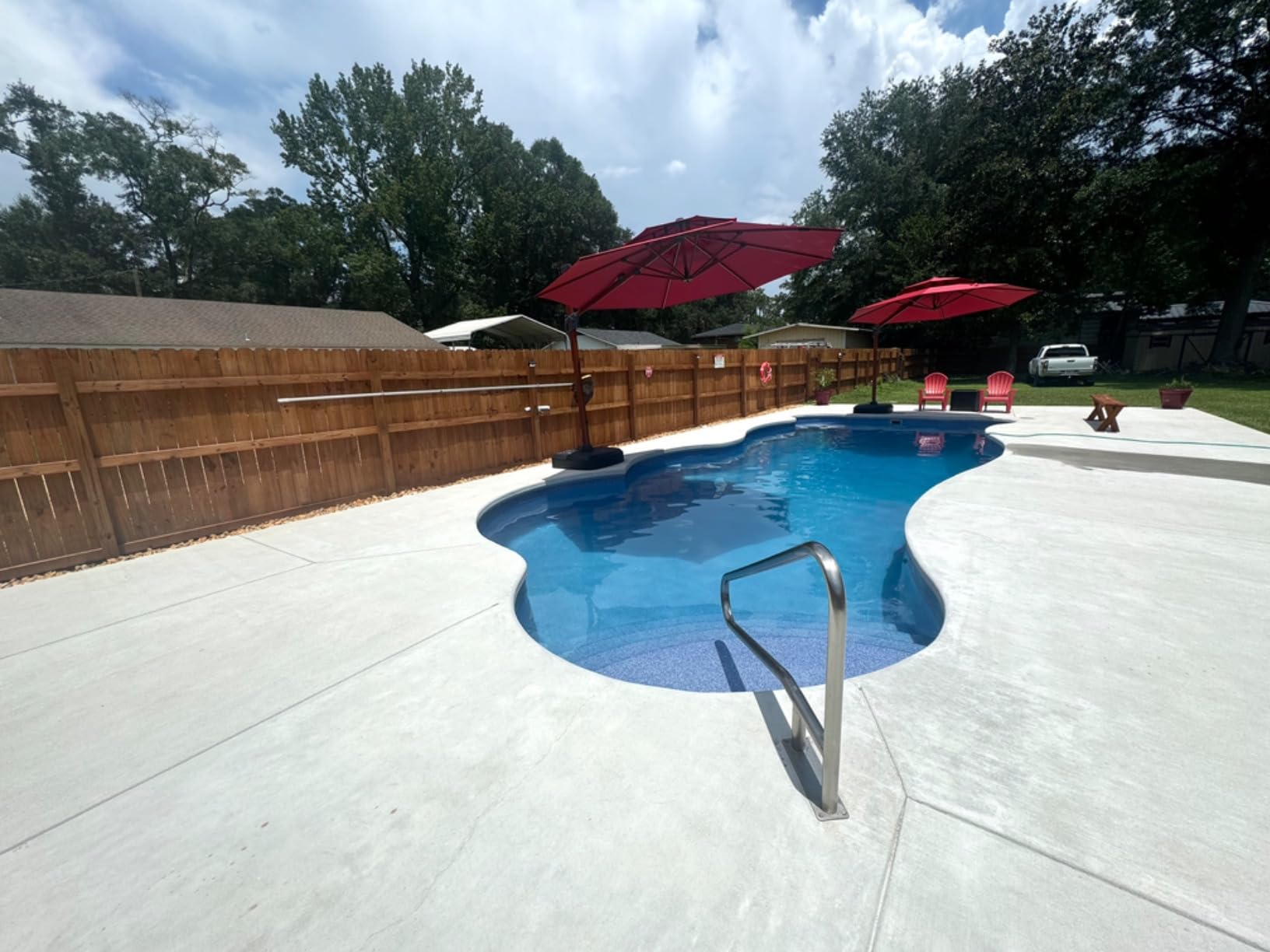 Tangkula Cantilever Umbrella Base with Wheels, 345 LBS Heavy-Duty HDPE Sand Water Filled Offset Umbrella Weighted Stand with Cross Base for Patio Backyard Poolside customer photo 2