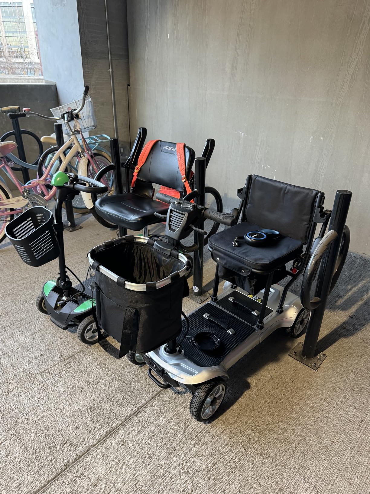 Lightweight Mobility Scooter for Adults & Seniors - Cruise & Airport Approved, 43lb Foldable Portable Motorized Scooters with Removable Lithium Battery for 12.4 Miles Travel, 300lb Capacity, Blue customer photo 1