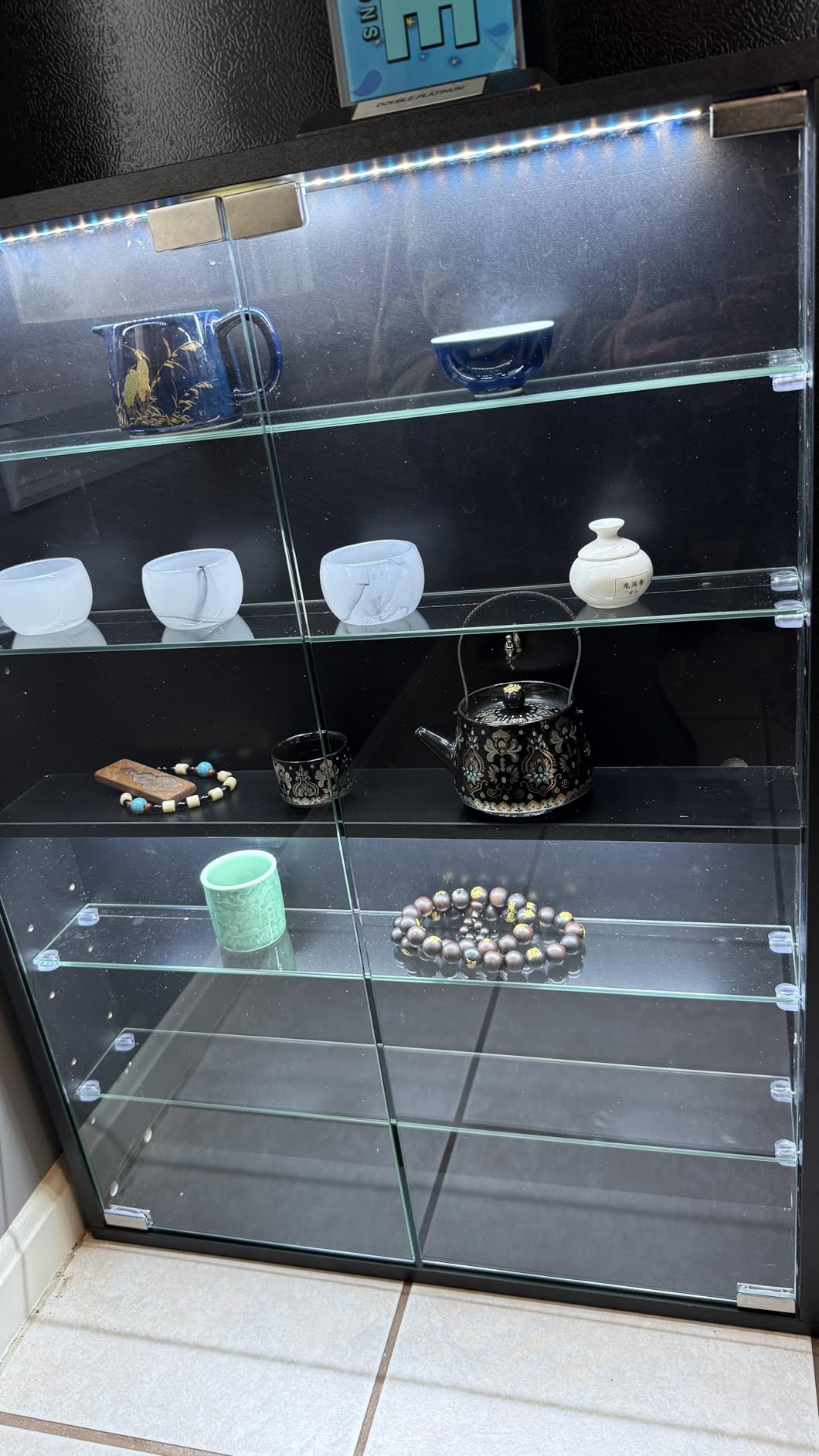 6-Tier Wall Display Case with Glass Doors, LED Display Cabinet with Adjustable Glass Shelves, Display Case for Collectibles, Black customer photo 2