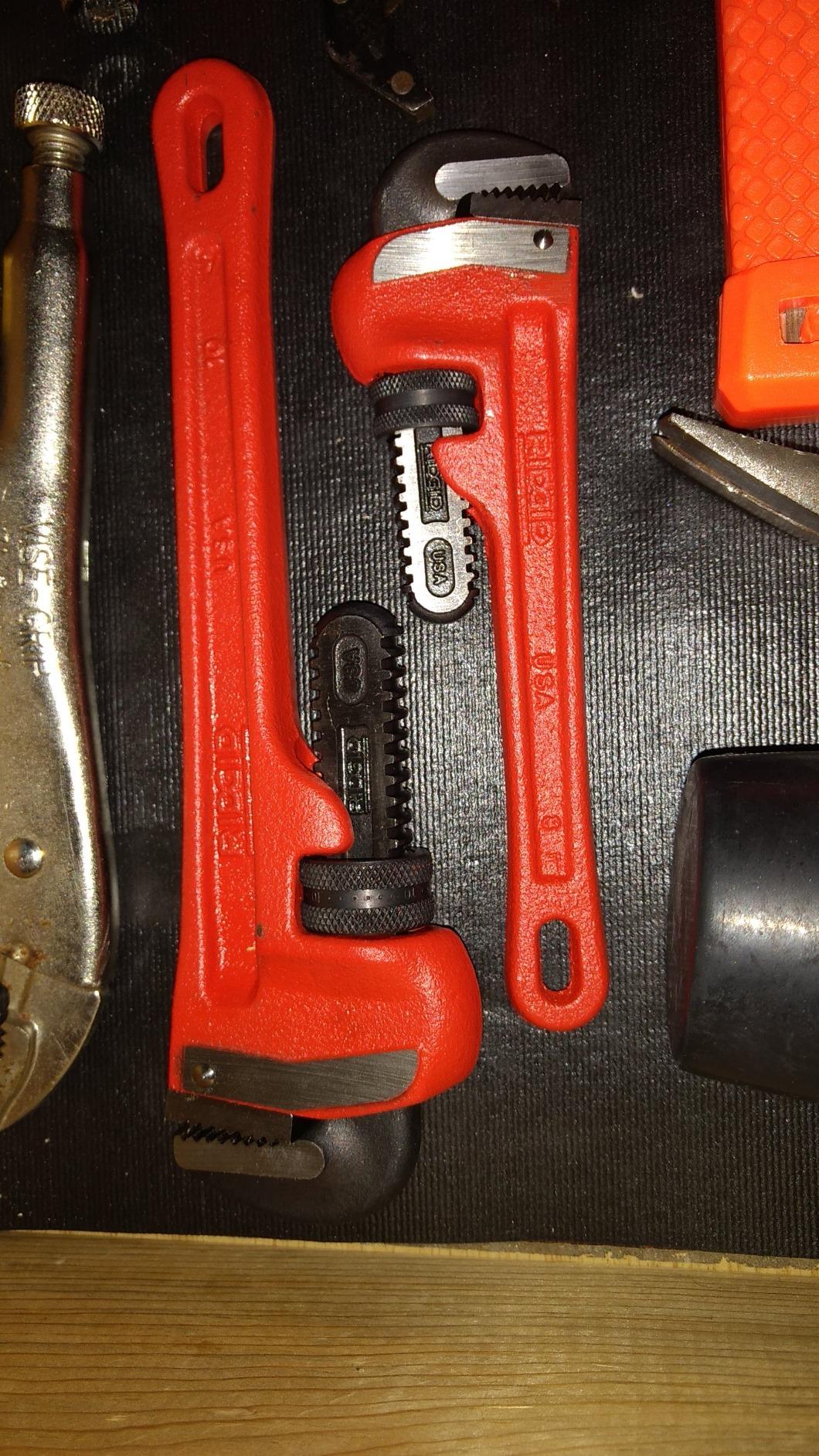 RIDGID 31010 Model 10 Heavy-Duty Straight Pipe Wrench, 10-inch Plumbing Wrench, Red, Black customer photo 1