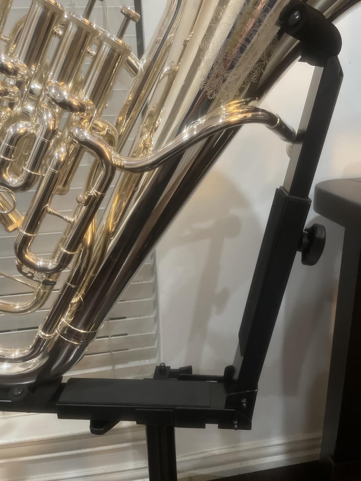 Hercules Stands DS552B Tuba/Euphonium Display Stand customer photo 1